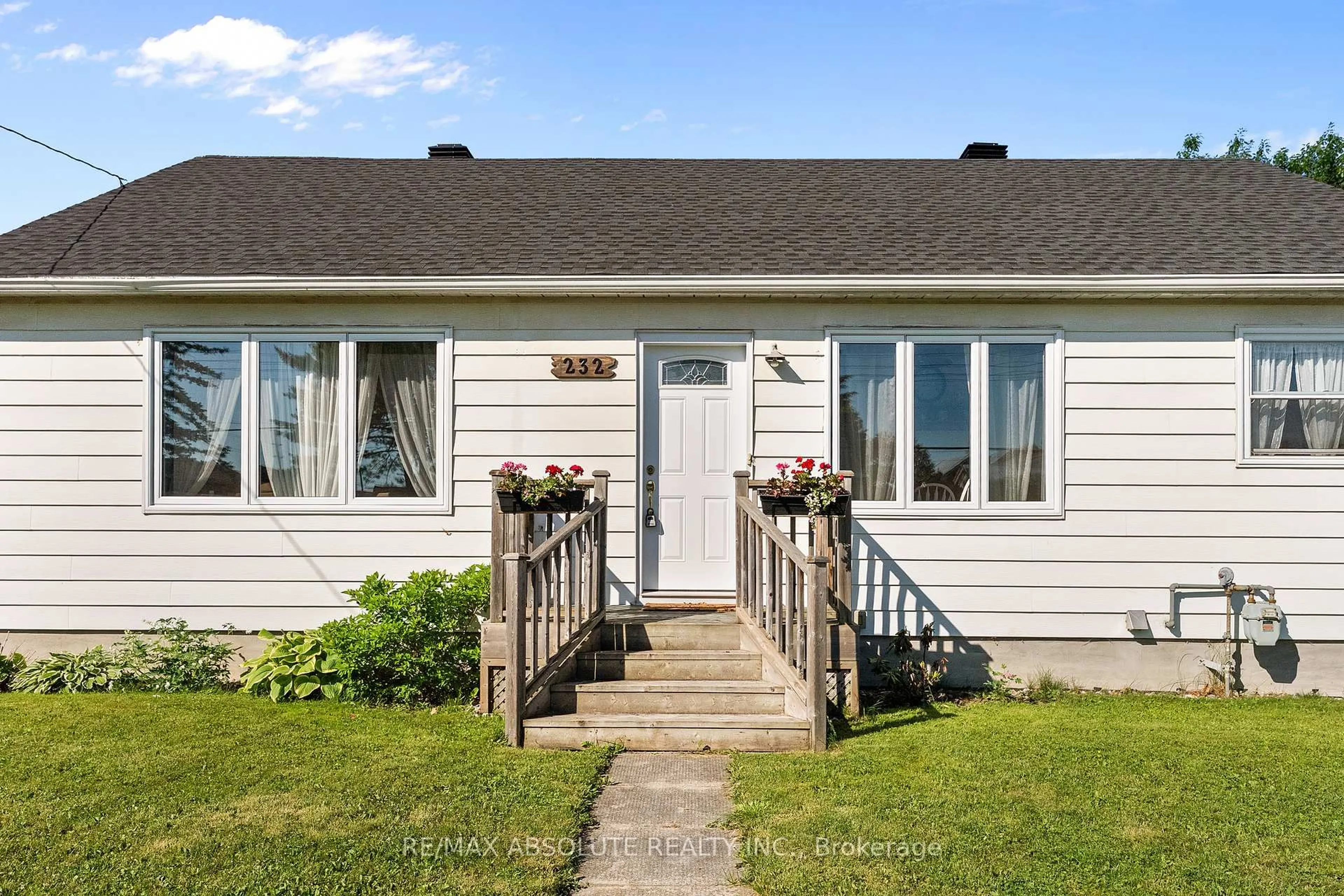 Home with vinyl exterior material, street for 232 Alicia St, Arnprior Ontario K7S 1H2