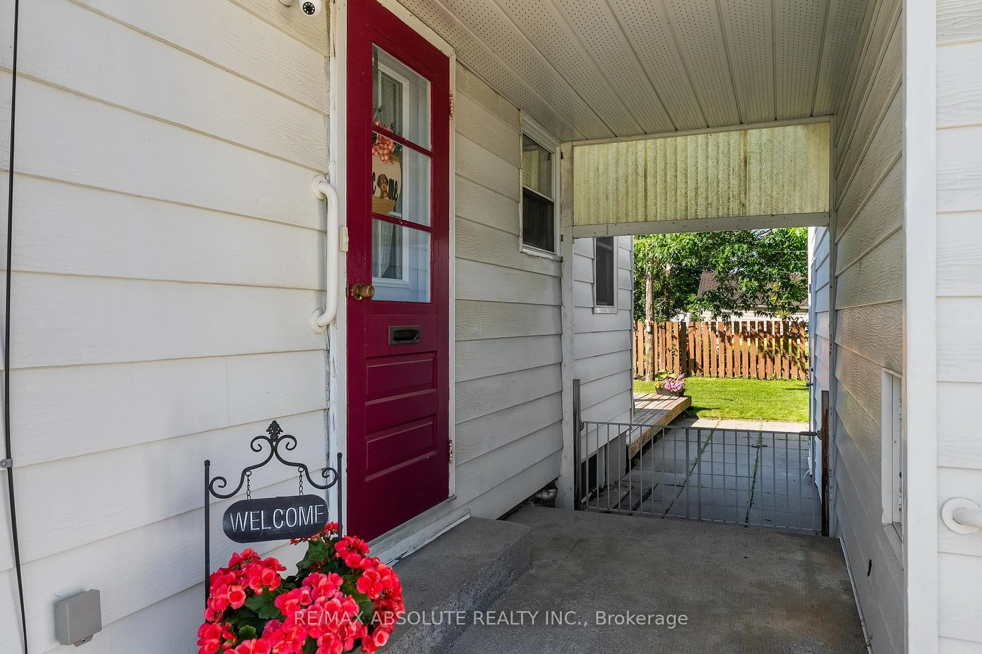 Indoor entryway for 232 Alicia St, Arnprior Ontario K7S 1H2
