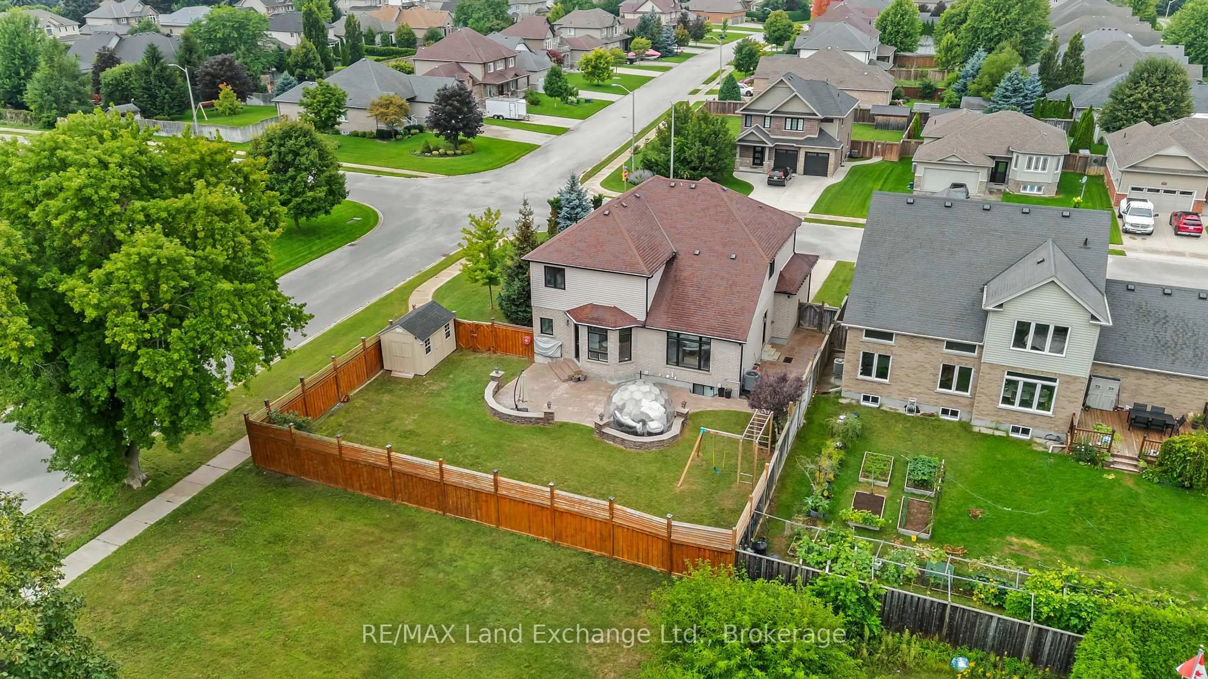 A pic from outside/outdoor area/front of a property/back of a property/a pic from drone, street for 849 Sumpton St, Saugeen Shores Ontario N0H 2C2