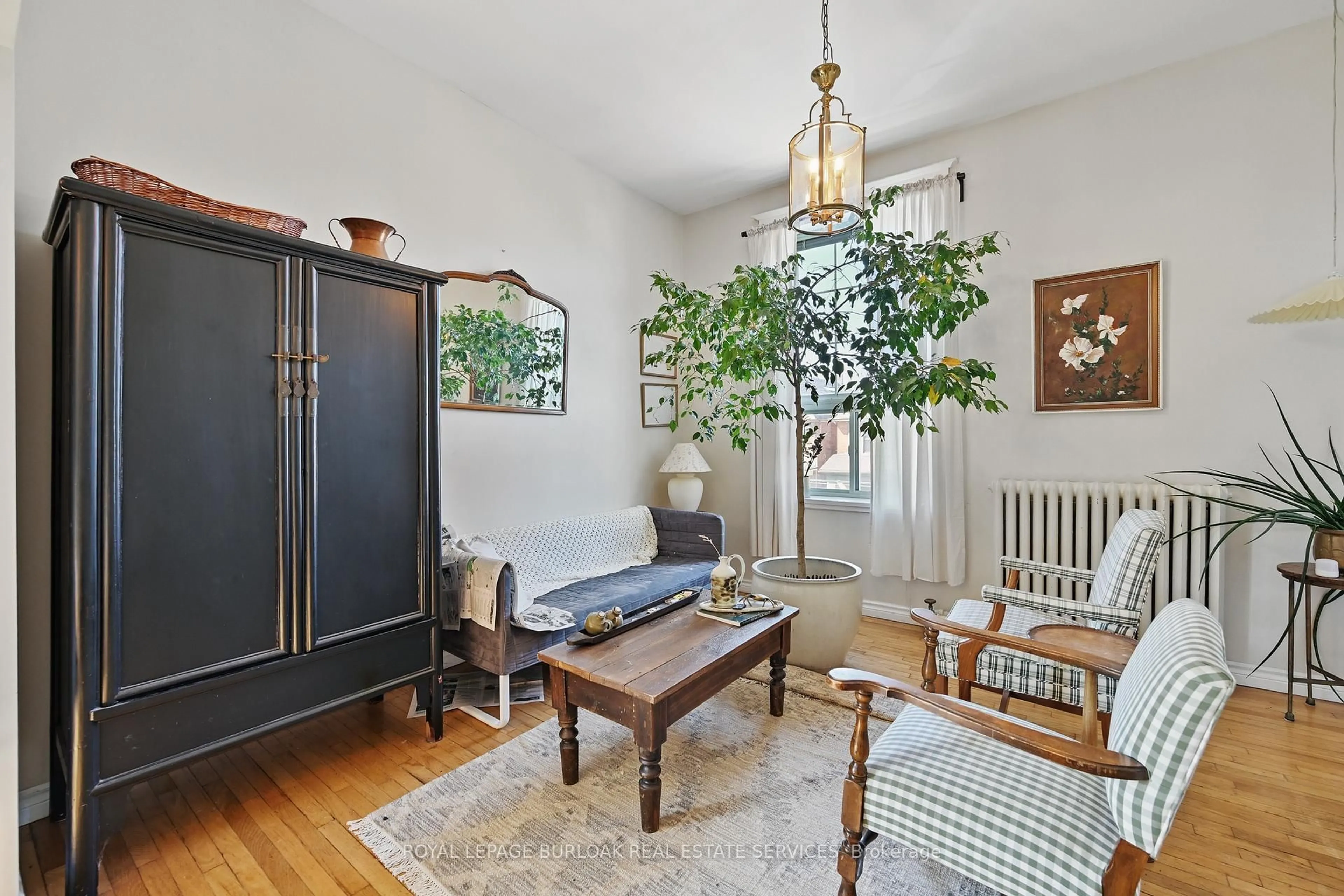 Living room with furniture, unknown for 55 Barton St, Hamilton Ontario L8L 1A3