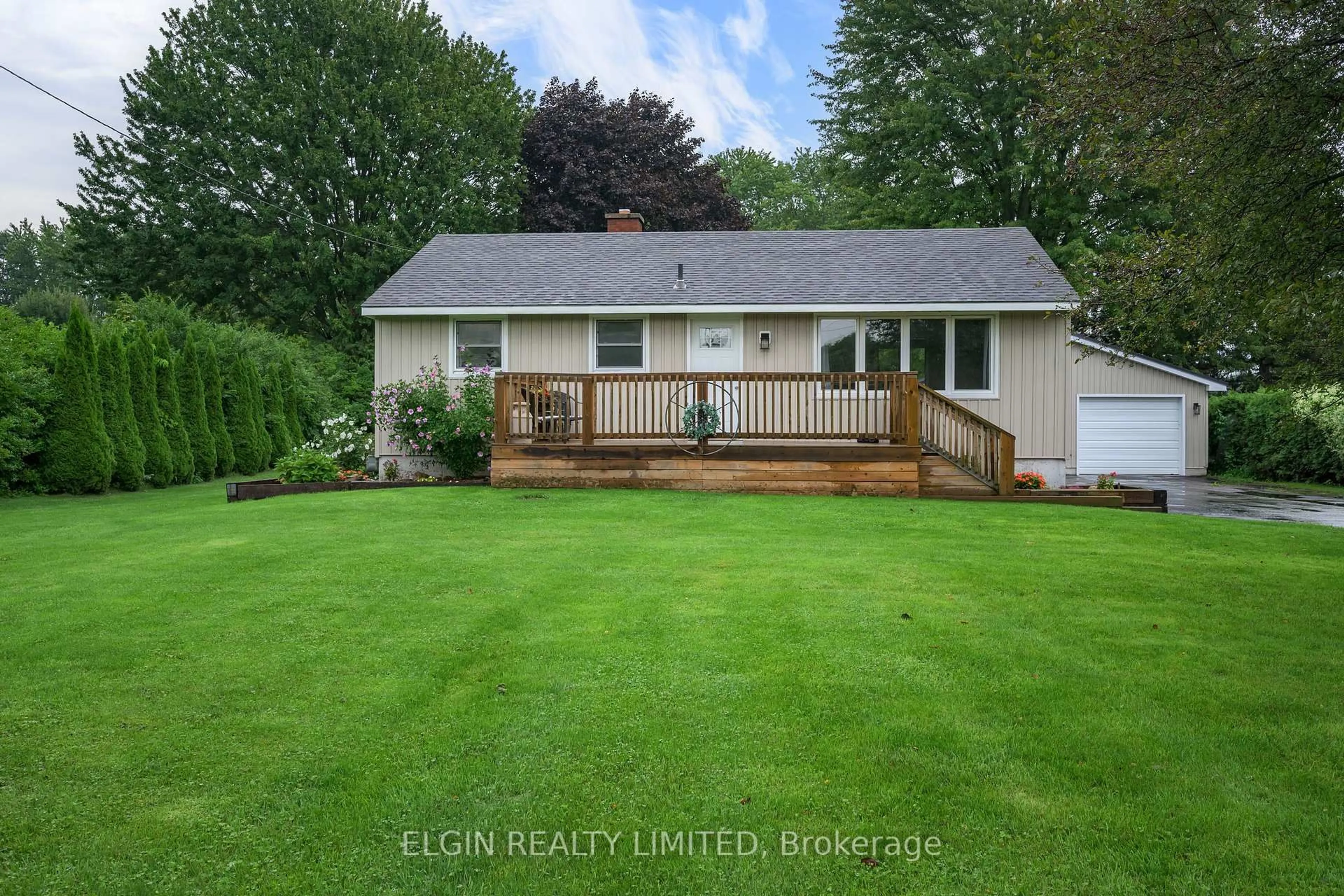 A pic from outside/outdoor area/front of a property/back of a property/a pic from drone, water/lake/river/ocean view for 5846 FAIRVIEW Rd, Central Elgin Ontario N5P 3S8