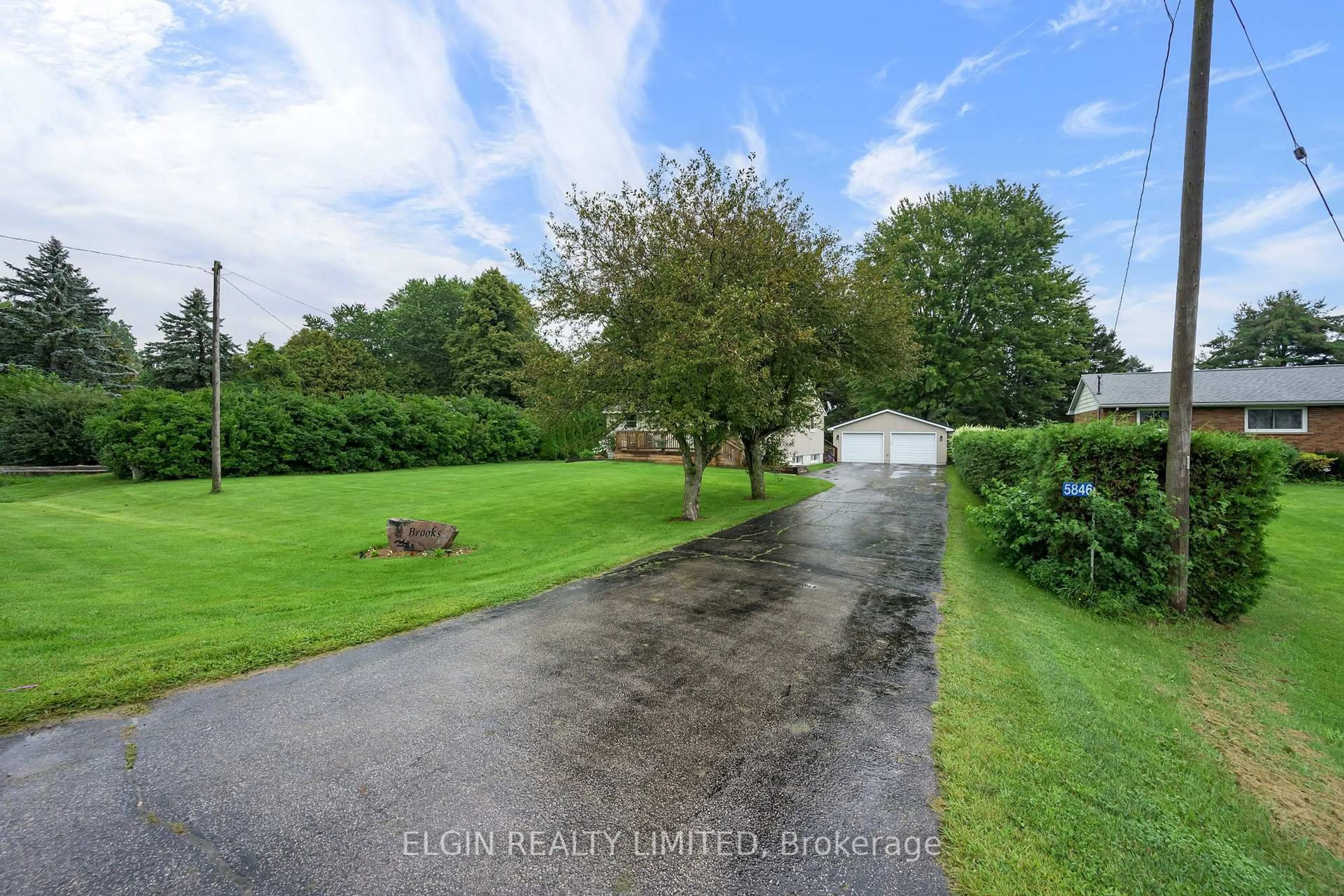 A pic from outside/outdoor area/front of a property/back of a property/a pic from drone, street for 5846 FAIRVIEW Rd, Central Elgin Ontario N5P 3S8