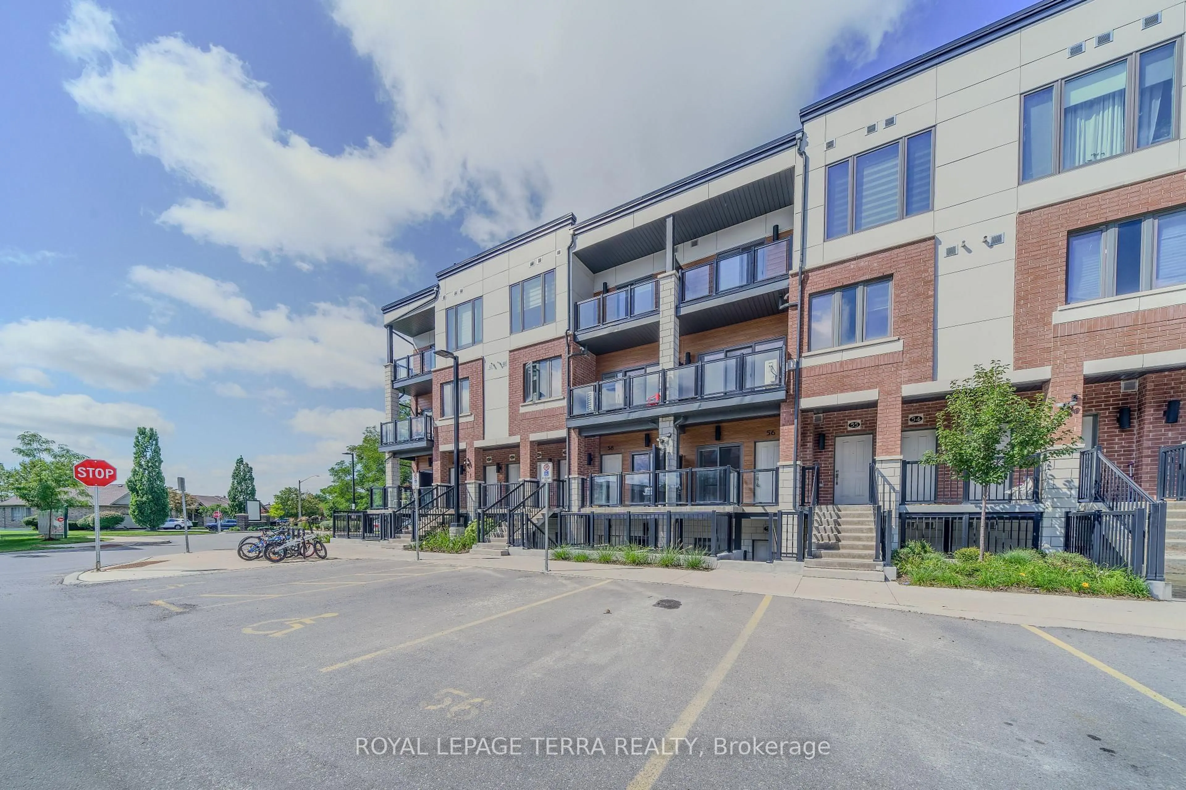 A pic from outside/outdoor area/front of a property/back of a property/a pic from drone, unknown for 25 Isherwood Ave #56, Cambridge Ontario N1R 0E2