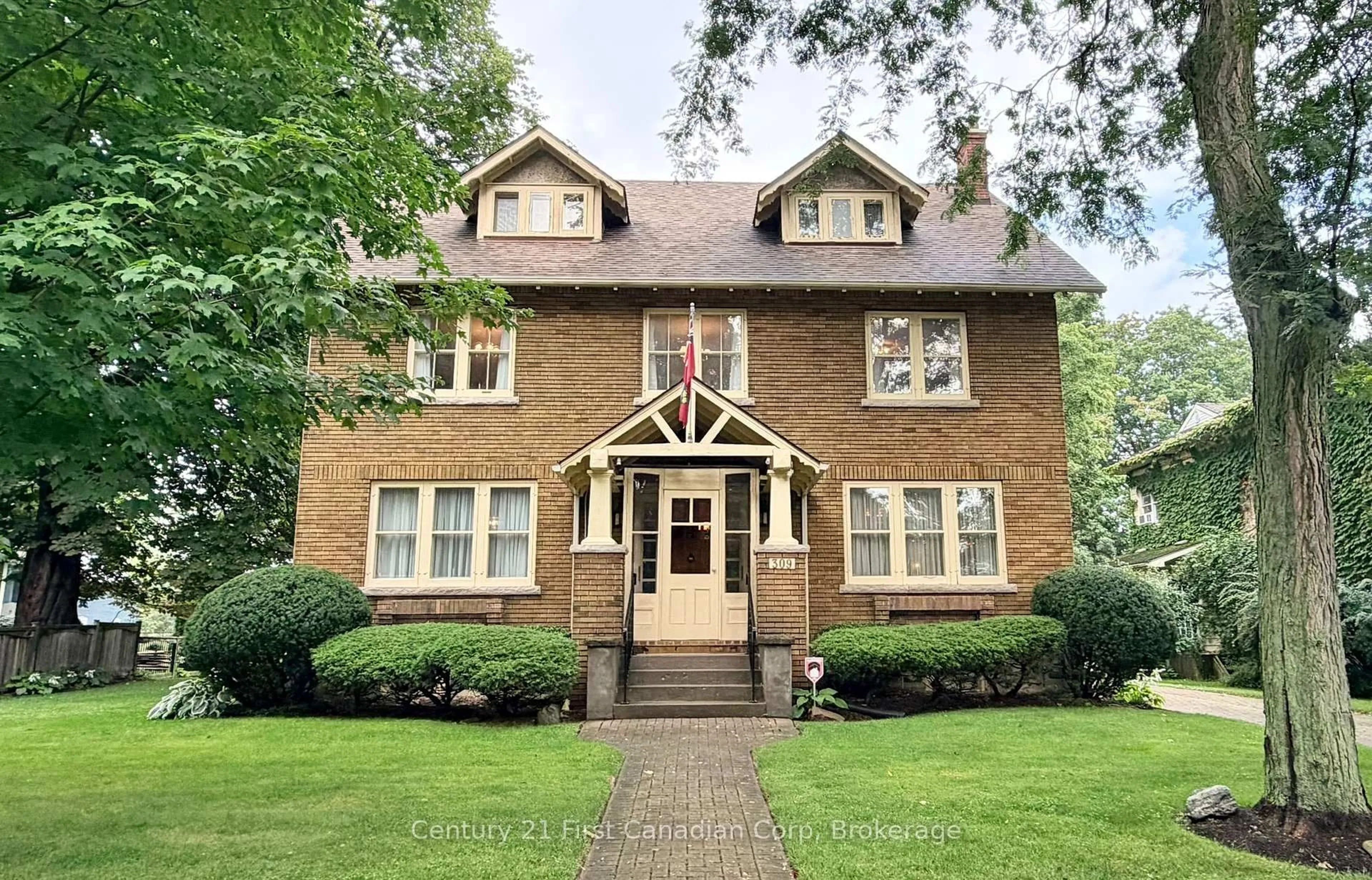 Home with brick exterior material, building for 309 Oxford St, Ingersoll Ontario N5C 2W2