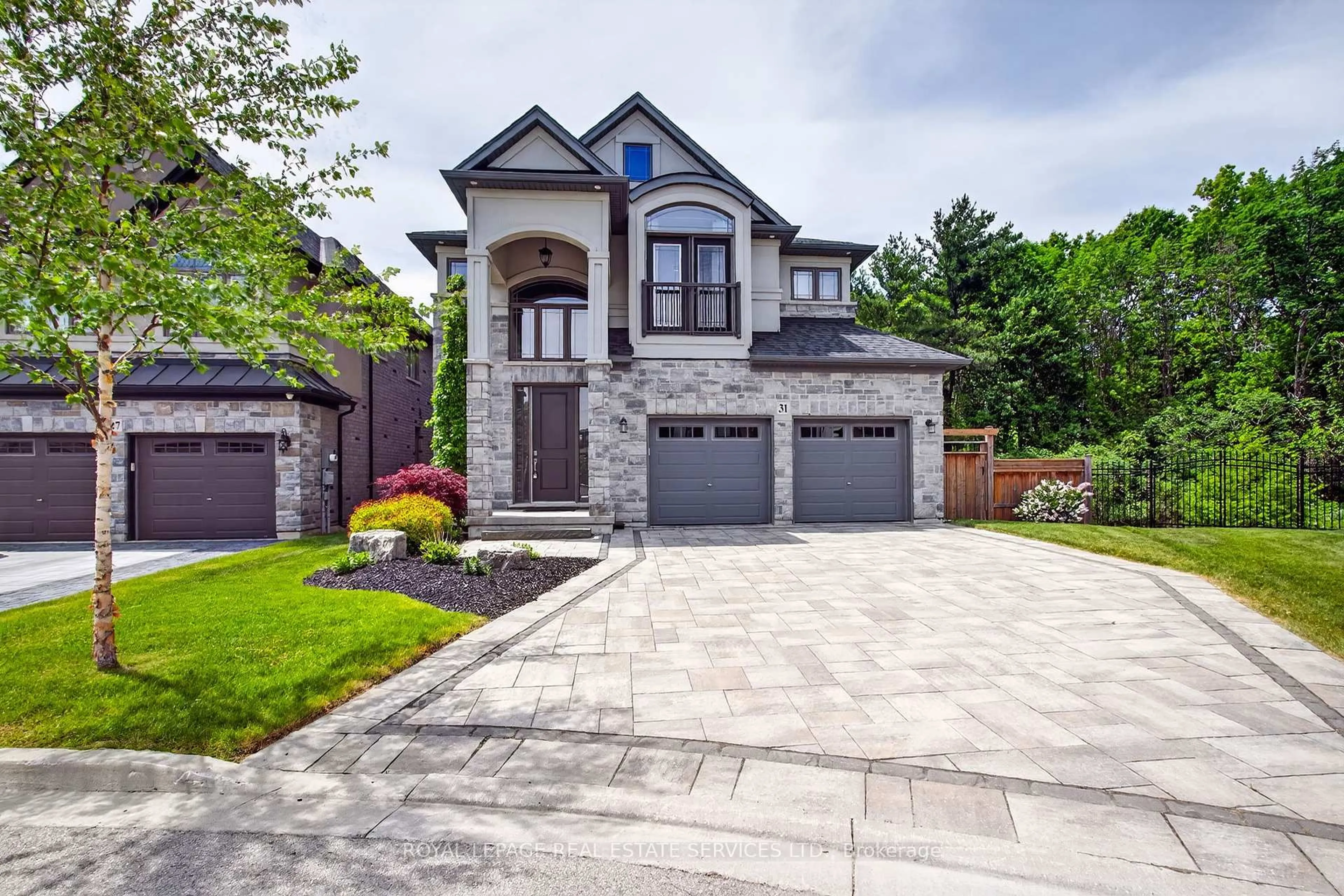 Home with brick exterior material, street for 31 Dorr Crt, Hamilton Ontario L9K 0H4