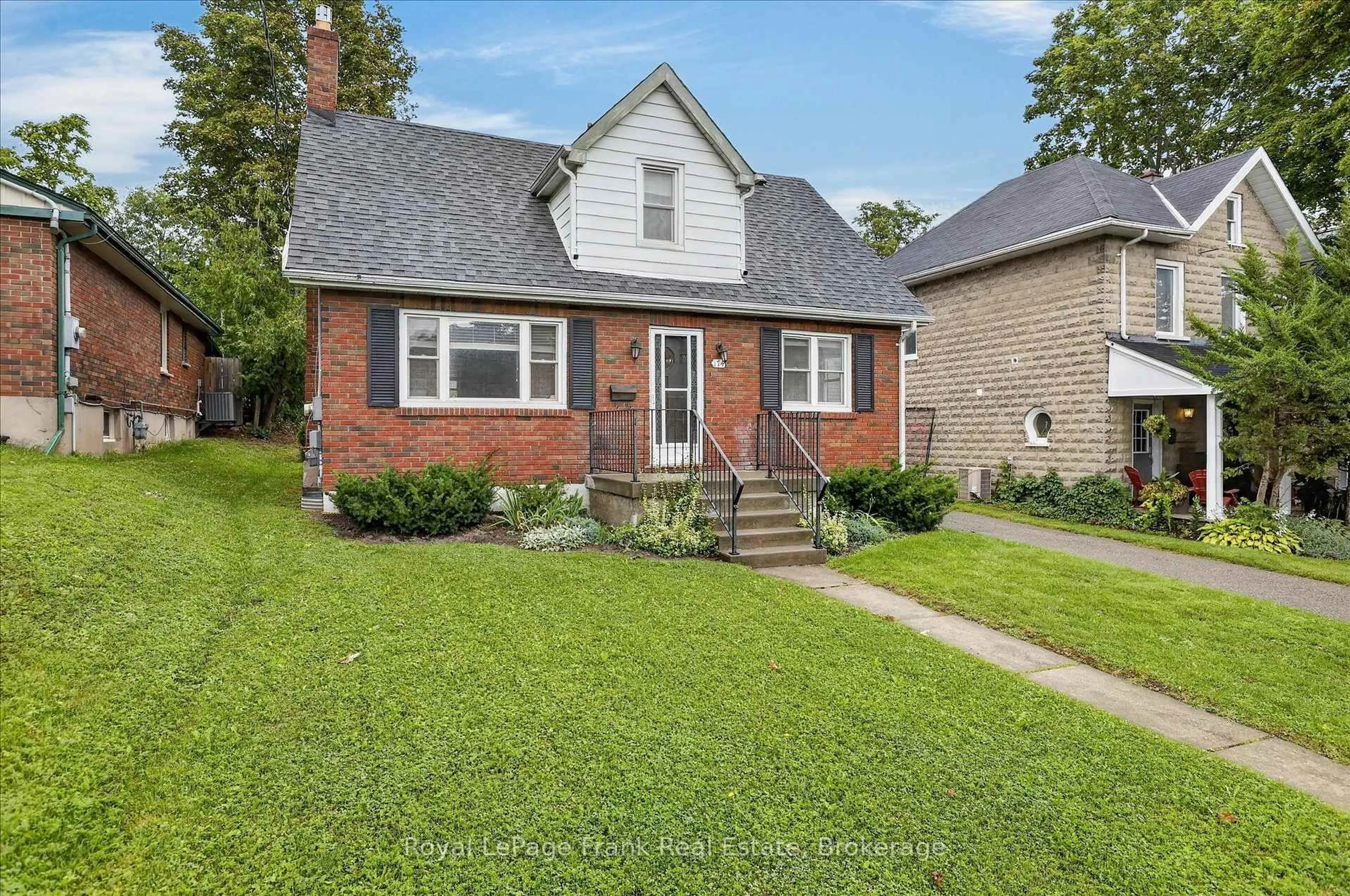 Home with brick exterior material, street for 174 Sophia St, Peterborough Ontario K9H 1E5