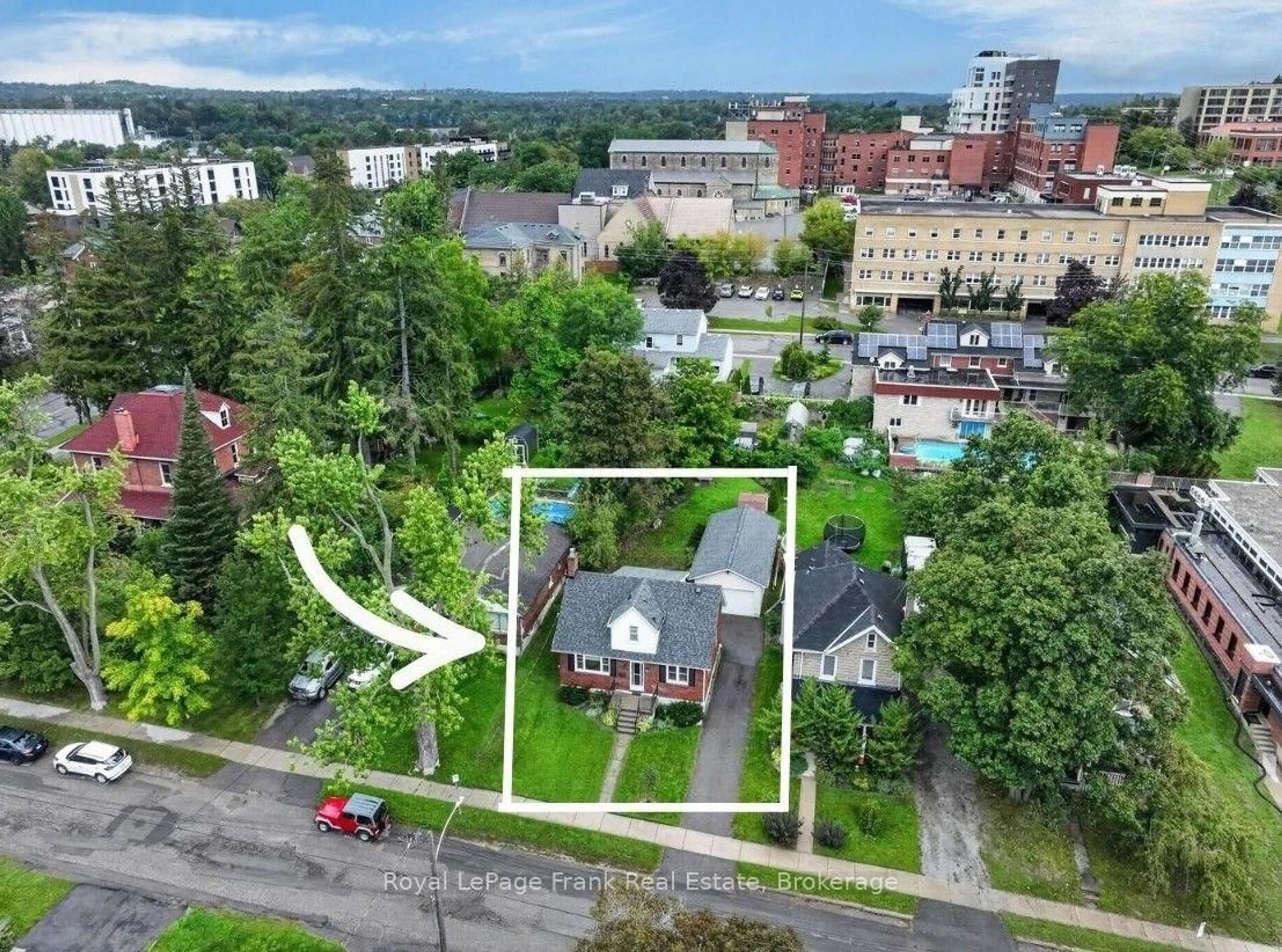 A pic from outside/outdoor area/front of a property/back of a property/a pic from drone, city buildings view from balcony for 174 Sophia St, Peterborough Ontario K9H 1E5