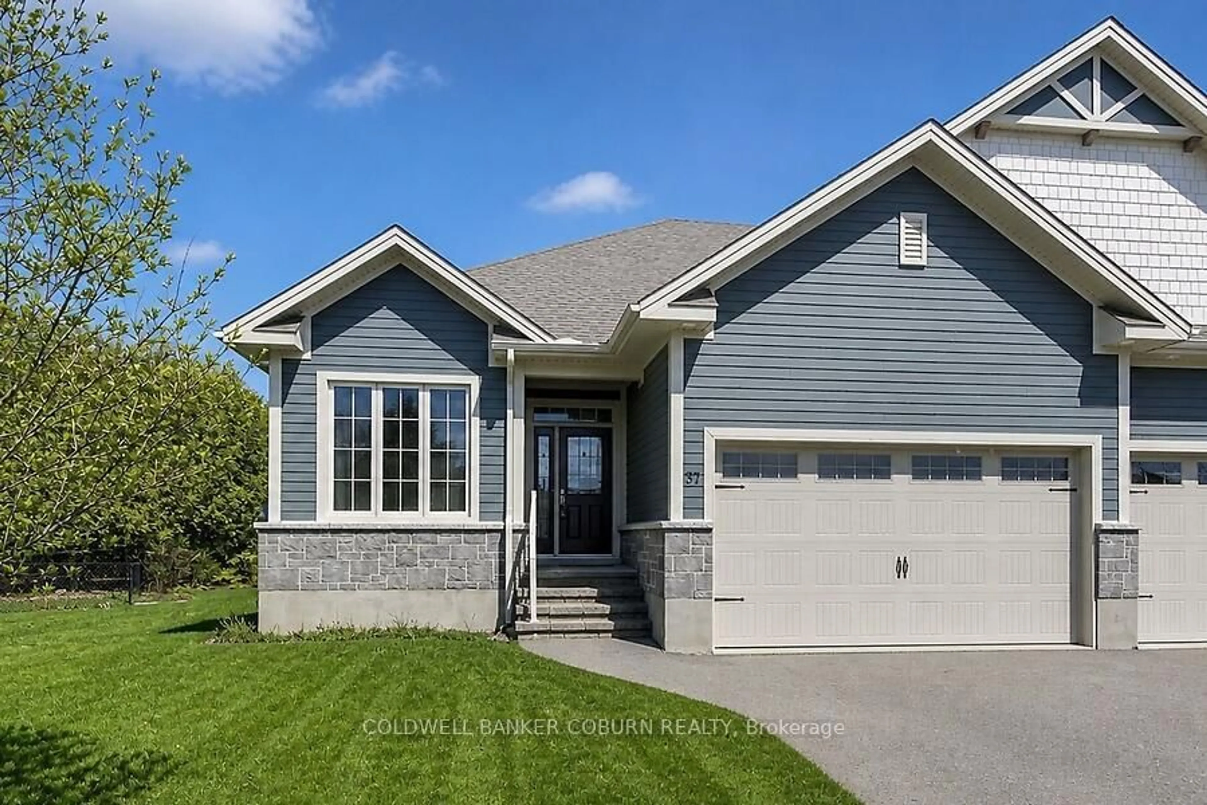 Home with vinyl exterior material, street for 37 Galens Way, North Grenville Ontario K0G 1J0