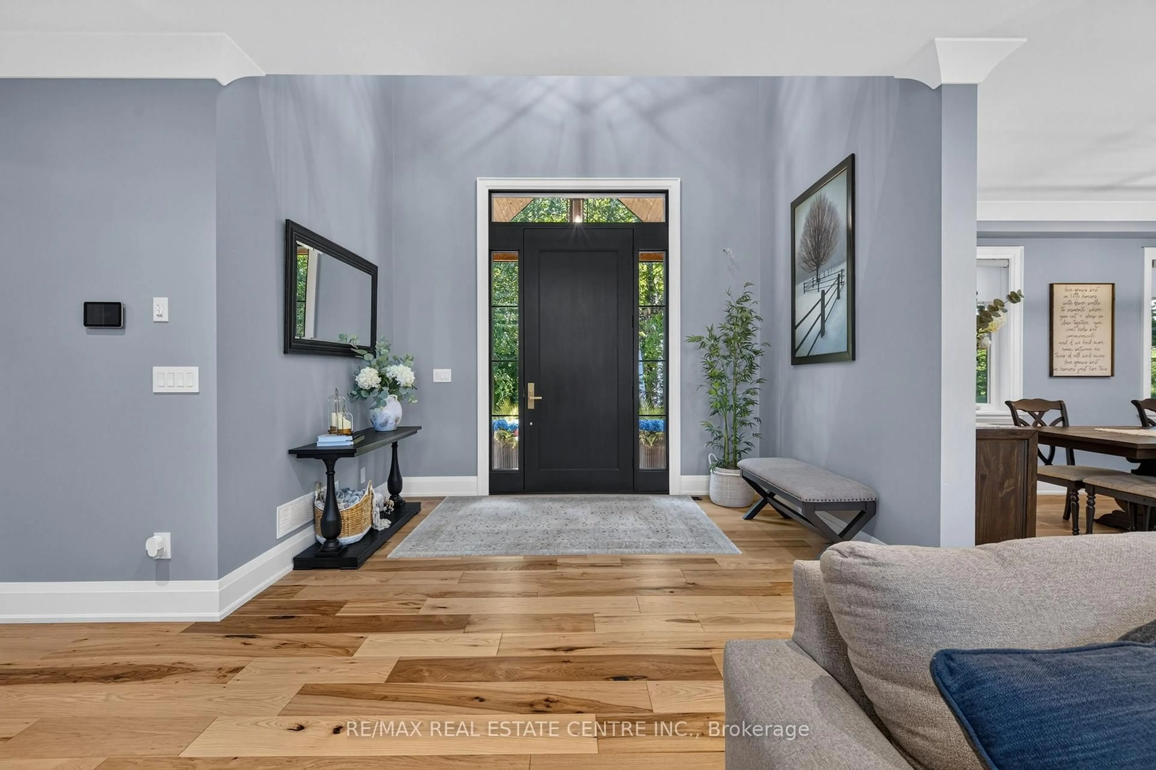 Indoor entryway for 833180 4th Line Ehs, Mono Ontario L9W 2Z2