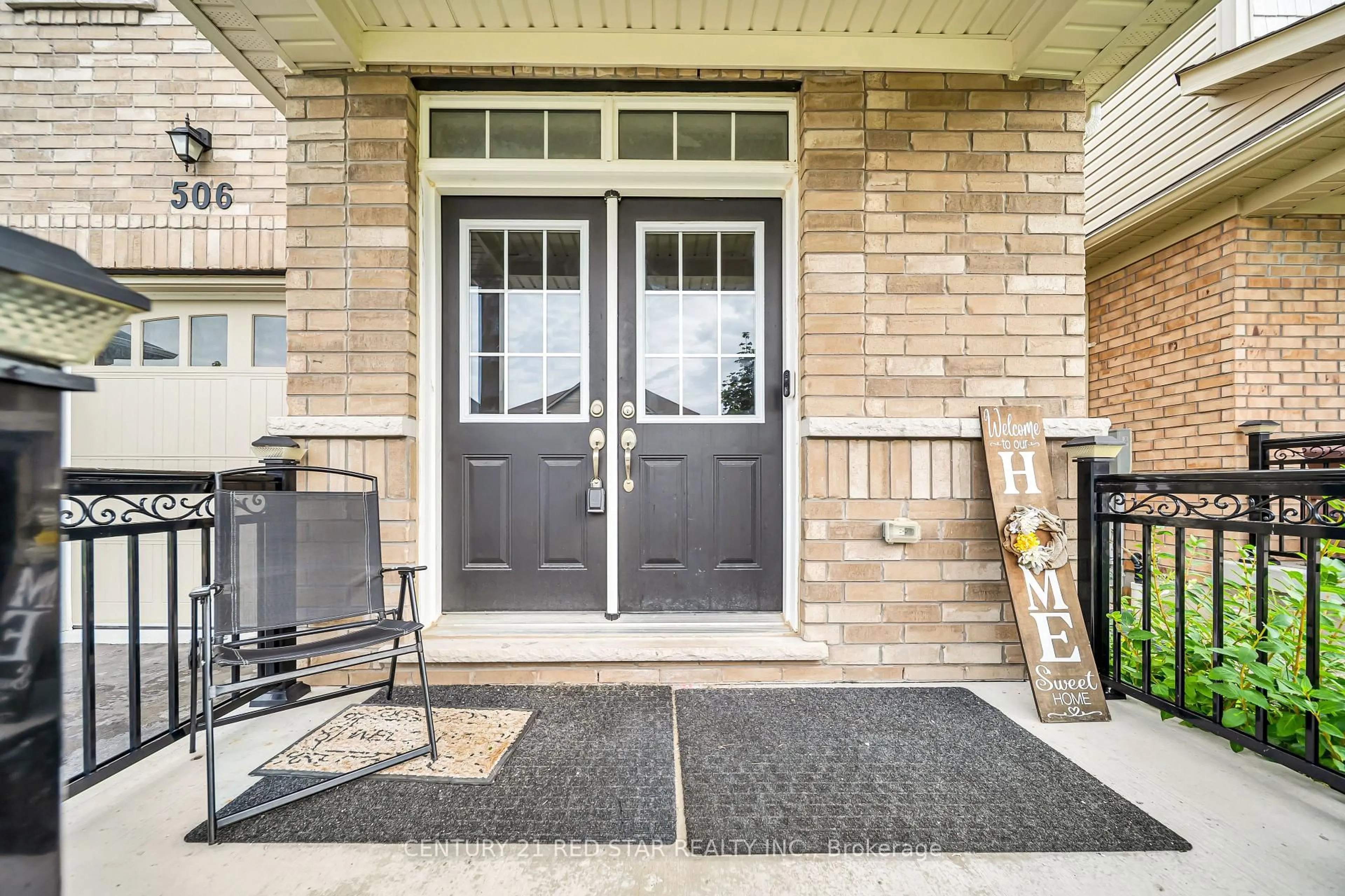 Indoor entryway for 506 Brooks St, Shelburne Ontario L9V 3X4