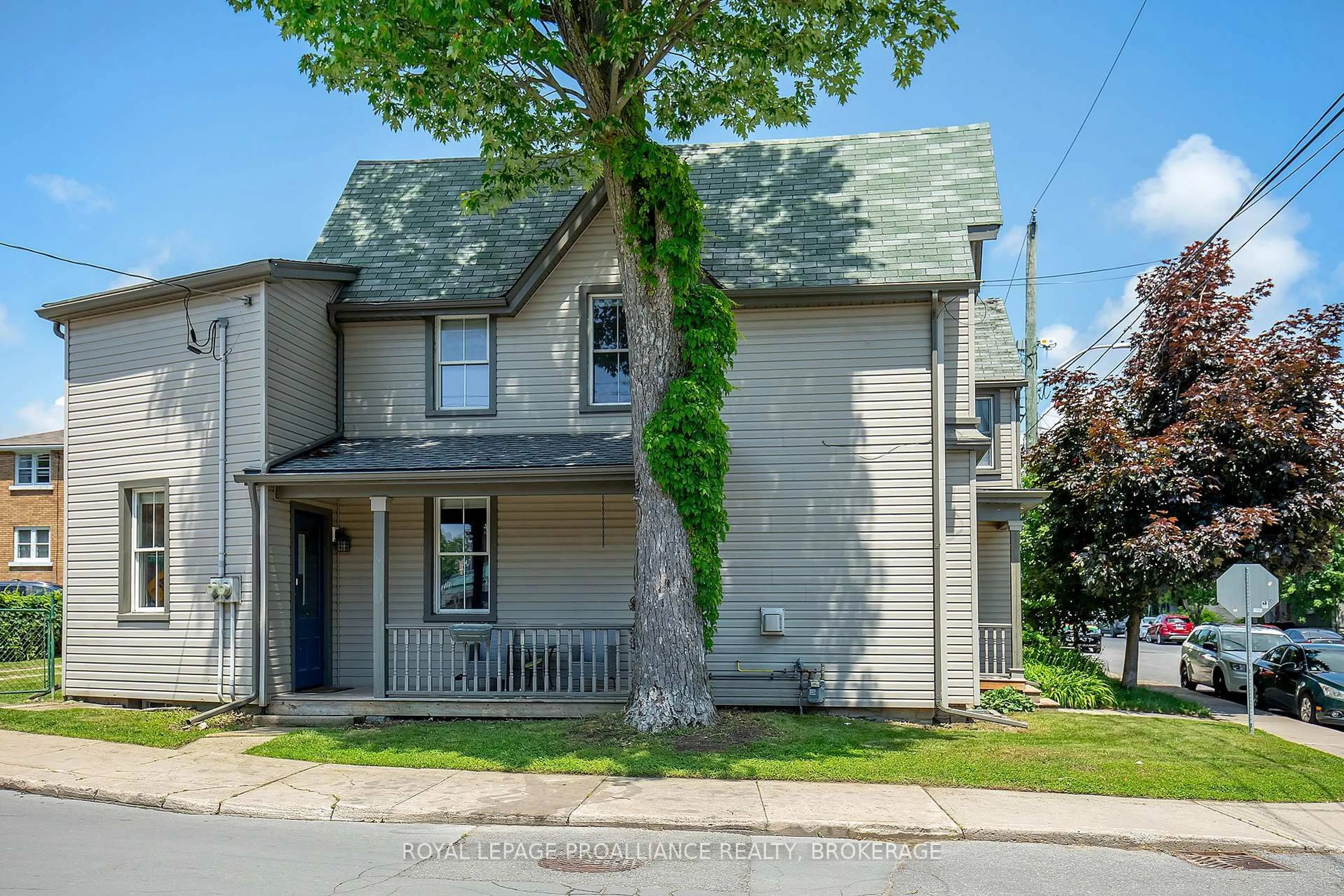 Unknown for 300 Sydenham St, Kingston Ontario K7K 3M7