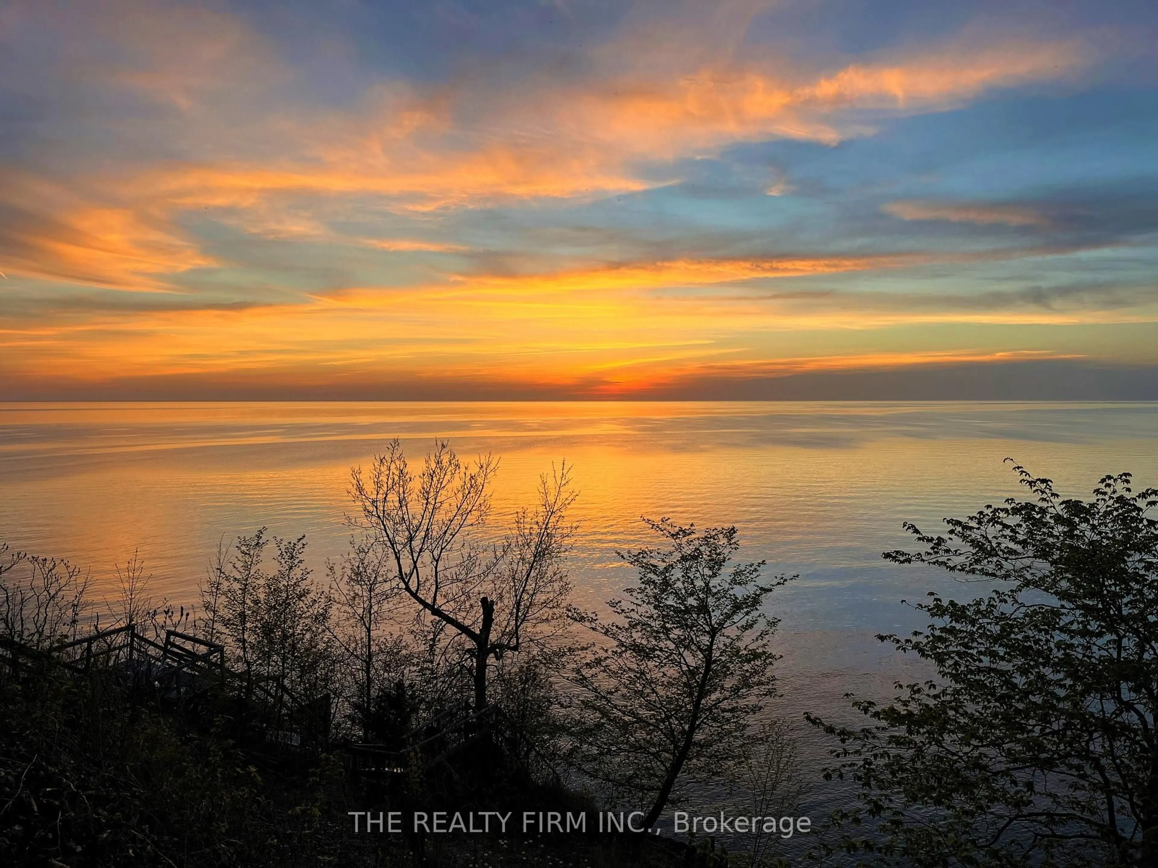 Blurry image for 4084 Bluepoint Dr, Plympton-Wyoming Ontario N0N 1J6