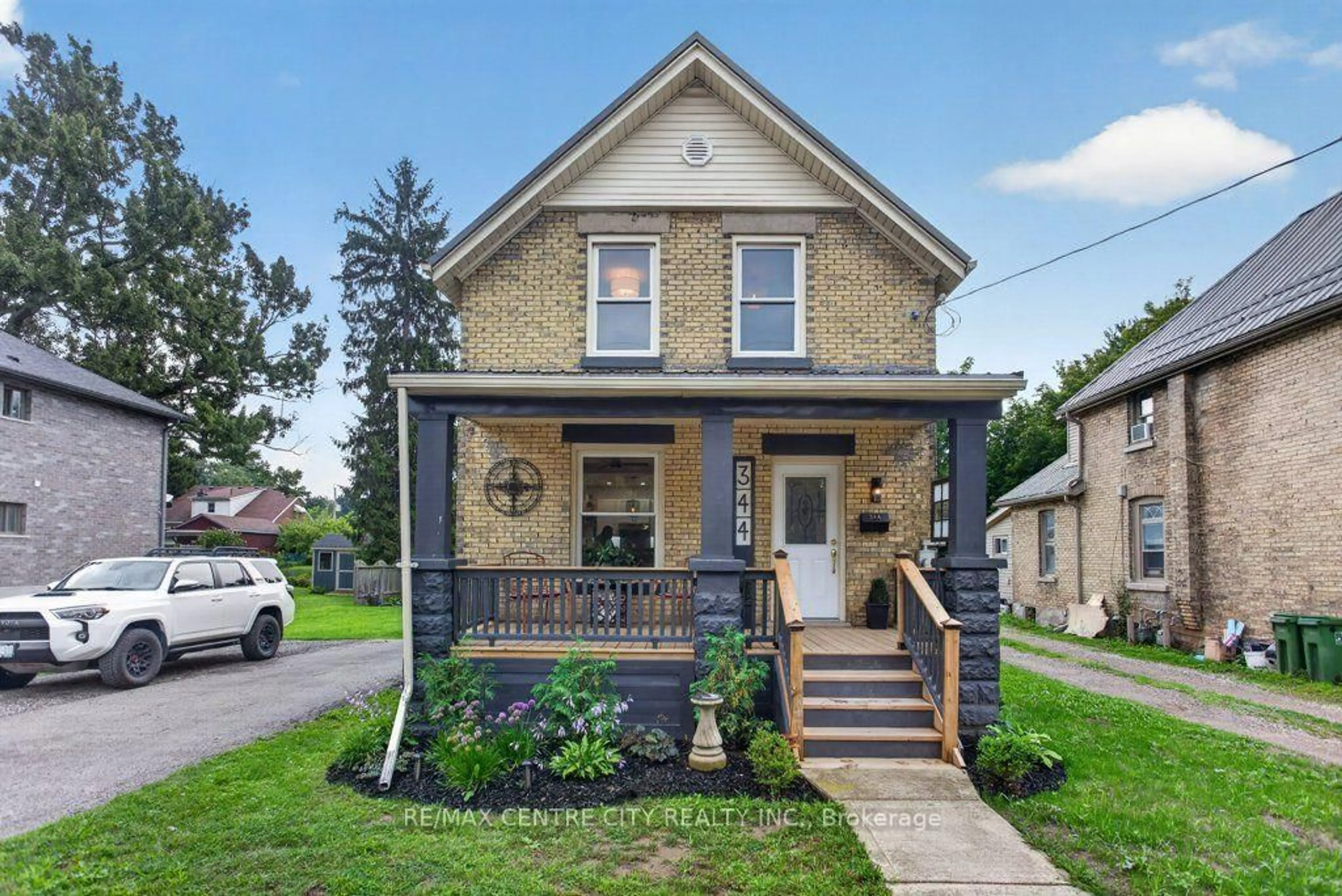 Home with brick exterior material, street for 344 Wellington St, St. Thomas Ontario N5R 2T3