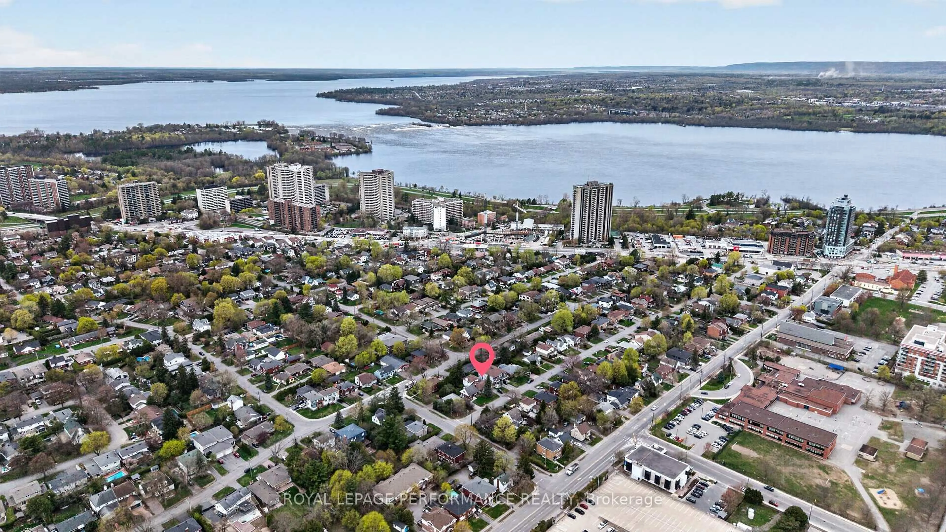 A pic from outside/outdoor area/front of a property/back of a property/a pic from drone, unknown for 270 Compton Ave, Ottawa Ontario K2B 5A9