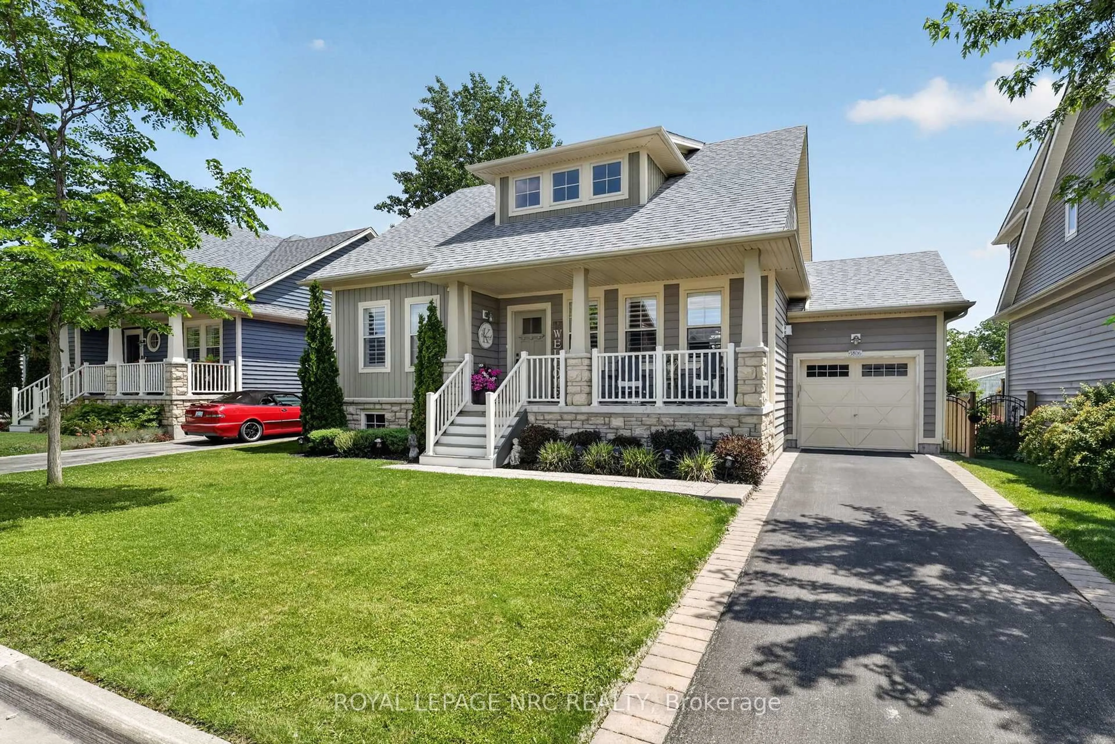 Home with vinyl exterior material, street for 3806 RYAN Ave, Fort Erie Ontario L0S 1B0