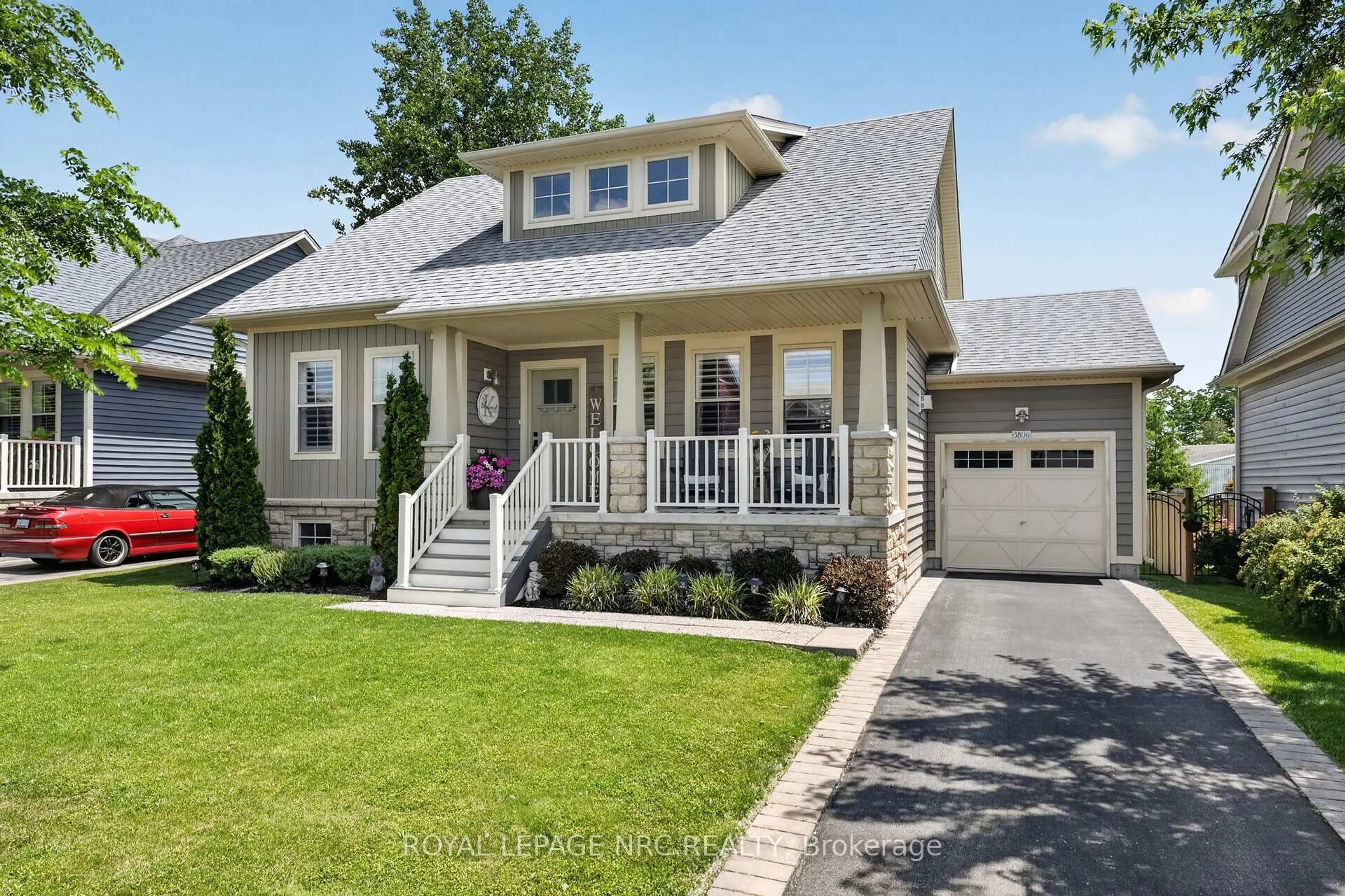 Home with vinyl exterior material, street for 3806 RYAN Ave, Fort Erie Ontario L0S 1B0