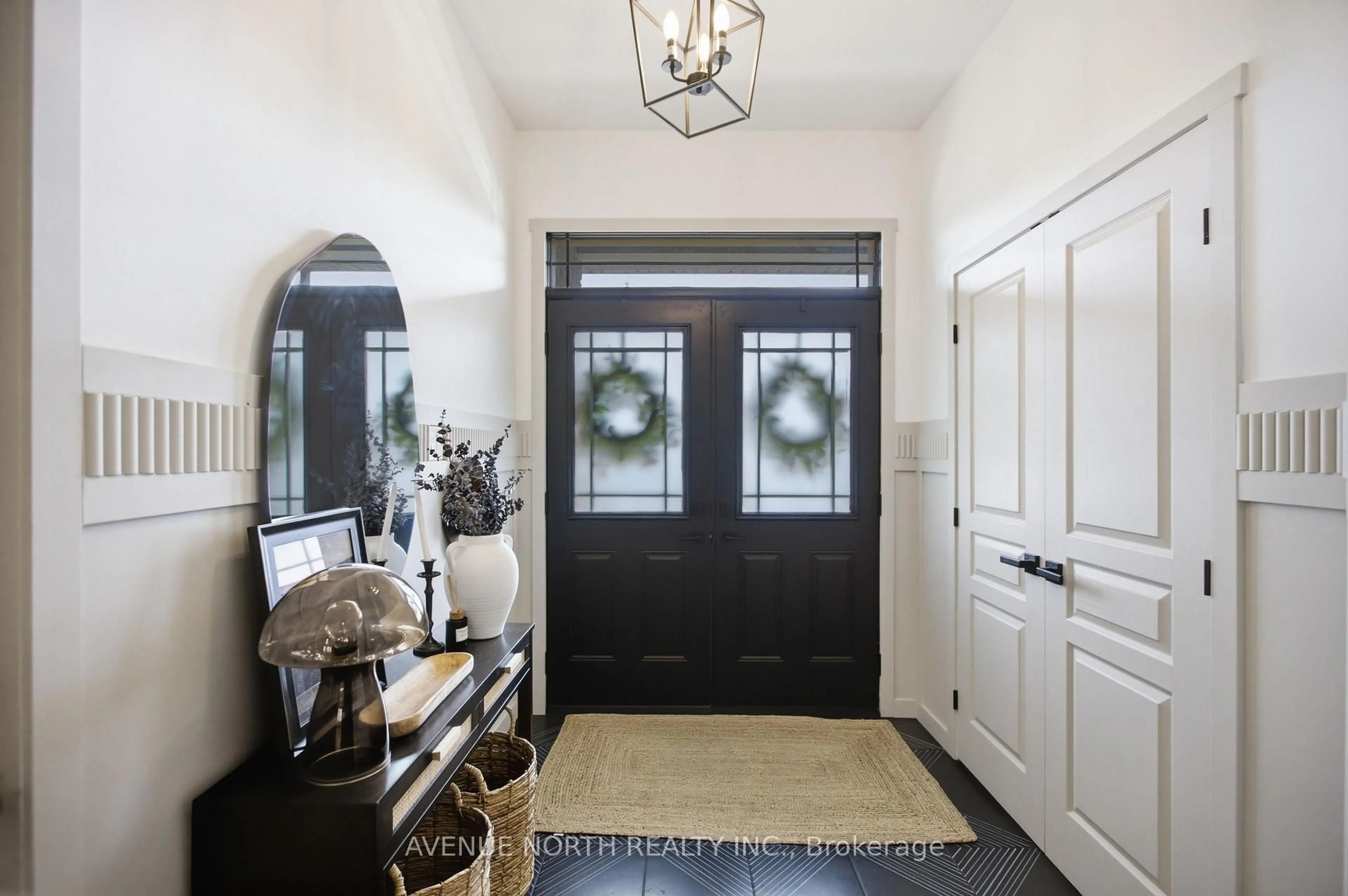 Indoor entryway for 718 Percifor Way, Ottawa Ontario K1W 0E4