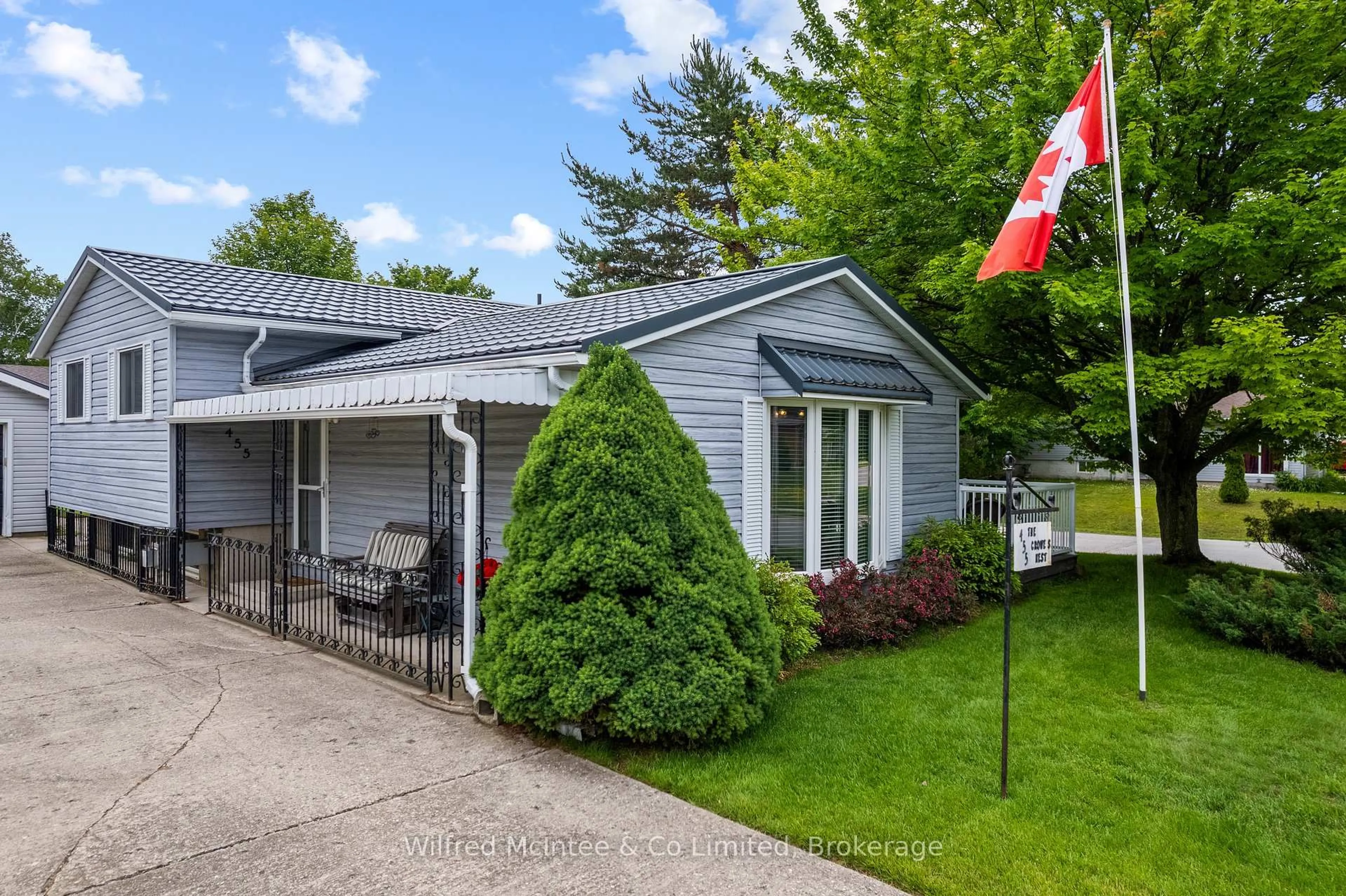 Home with vinyl exterior material, street for 455 Bruce St, Saugeen Shores Ontario N0H 2C1