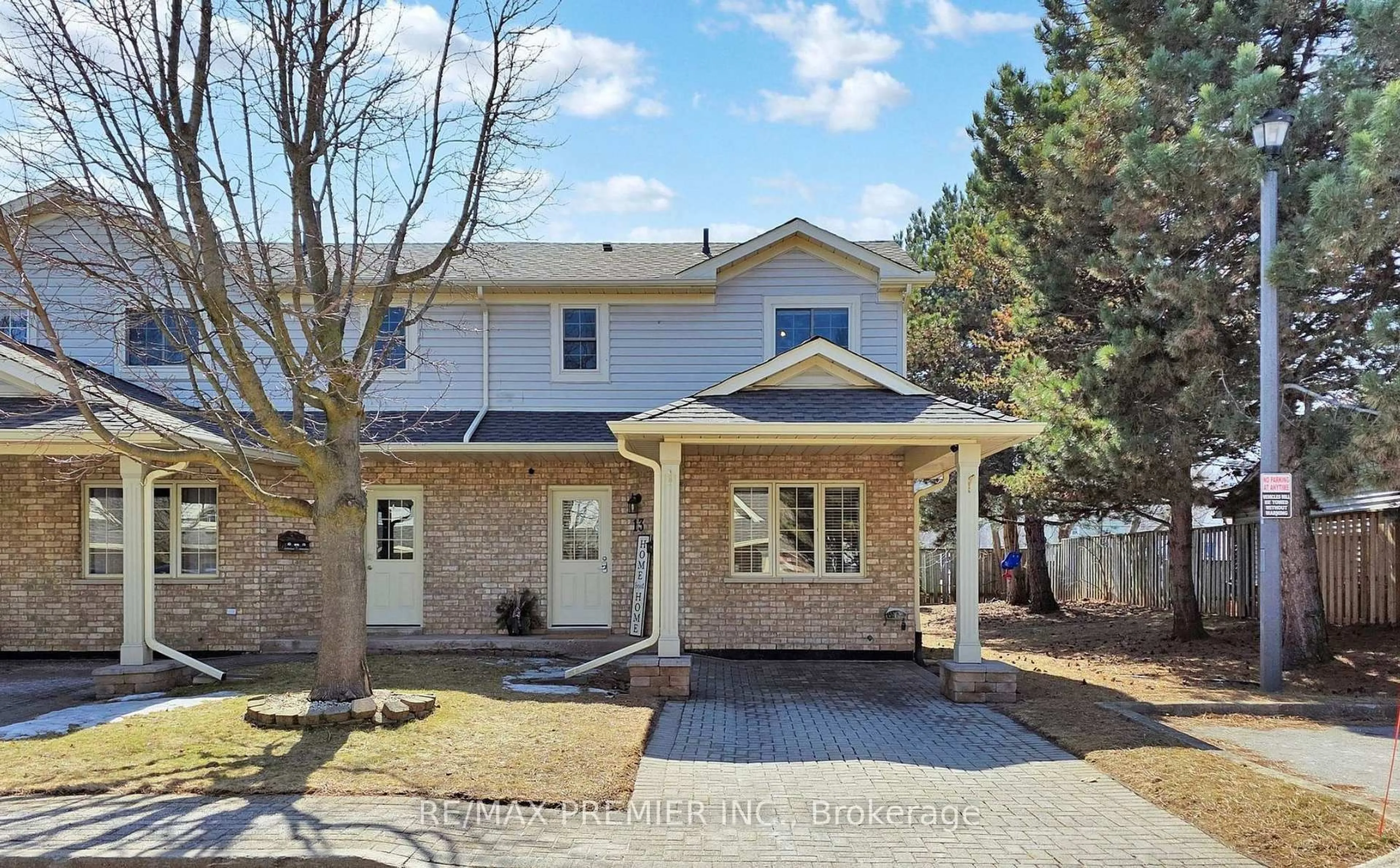 Home with brick exterior material, street for 9 Wentworth Dr #13, Grimsby Ontario L3M 5H9