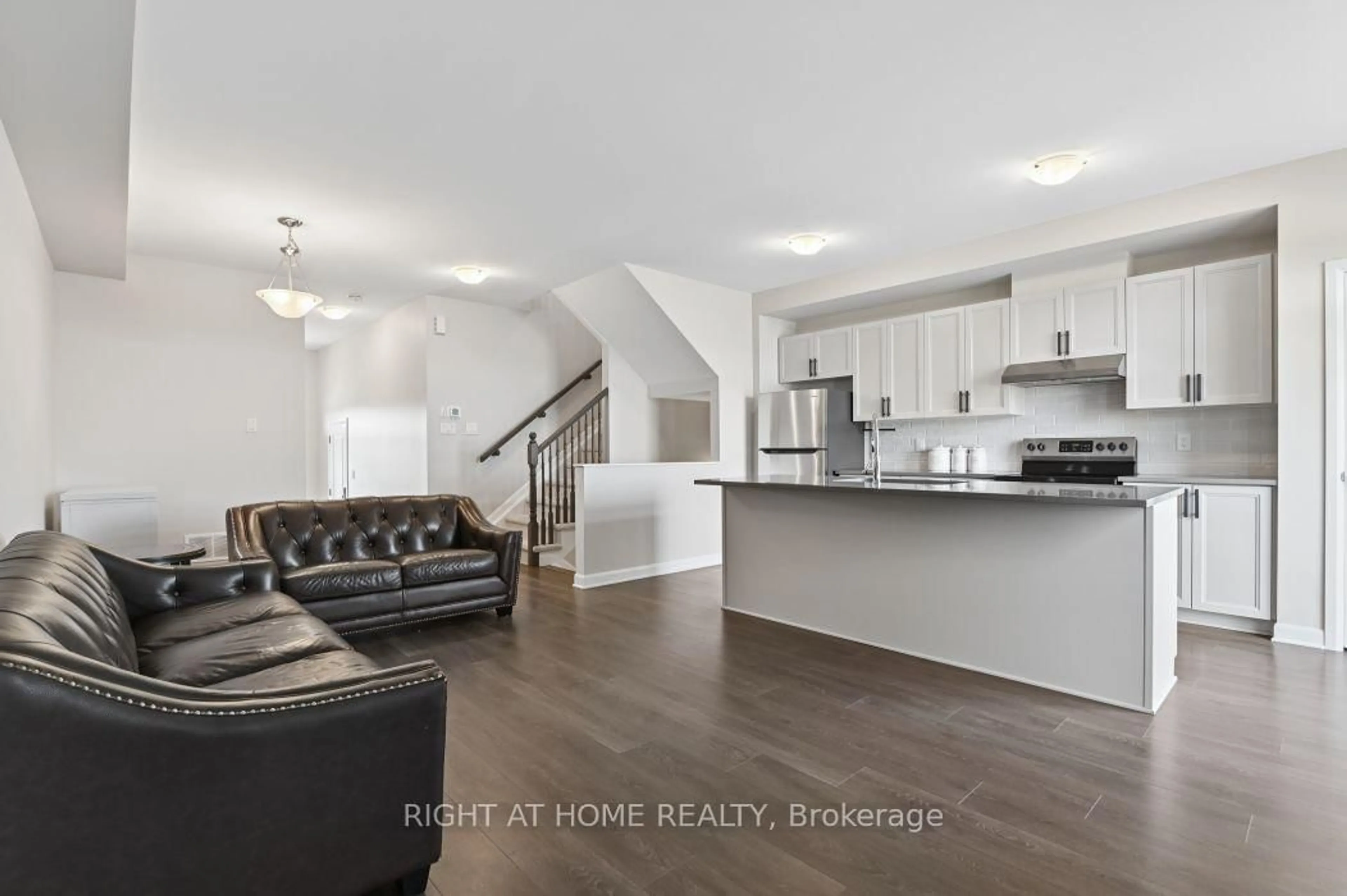 Open concept kitchen, unknown for 576 Prominence Way, Ottawa Ontario K4A 5K8
