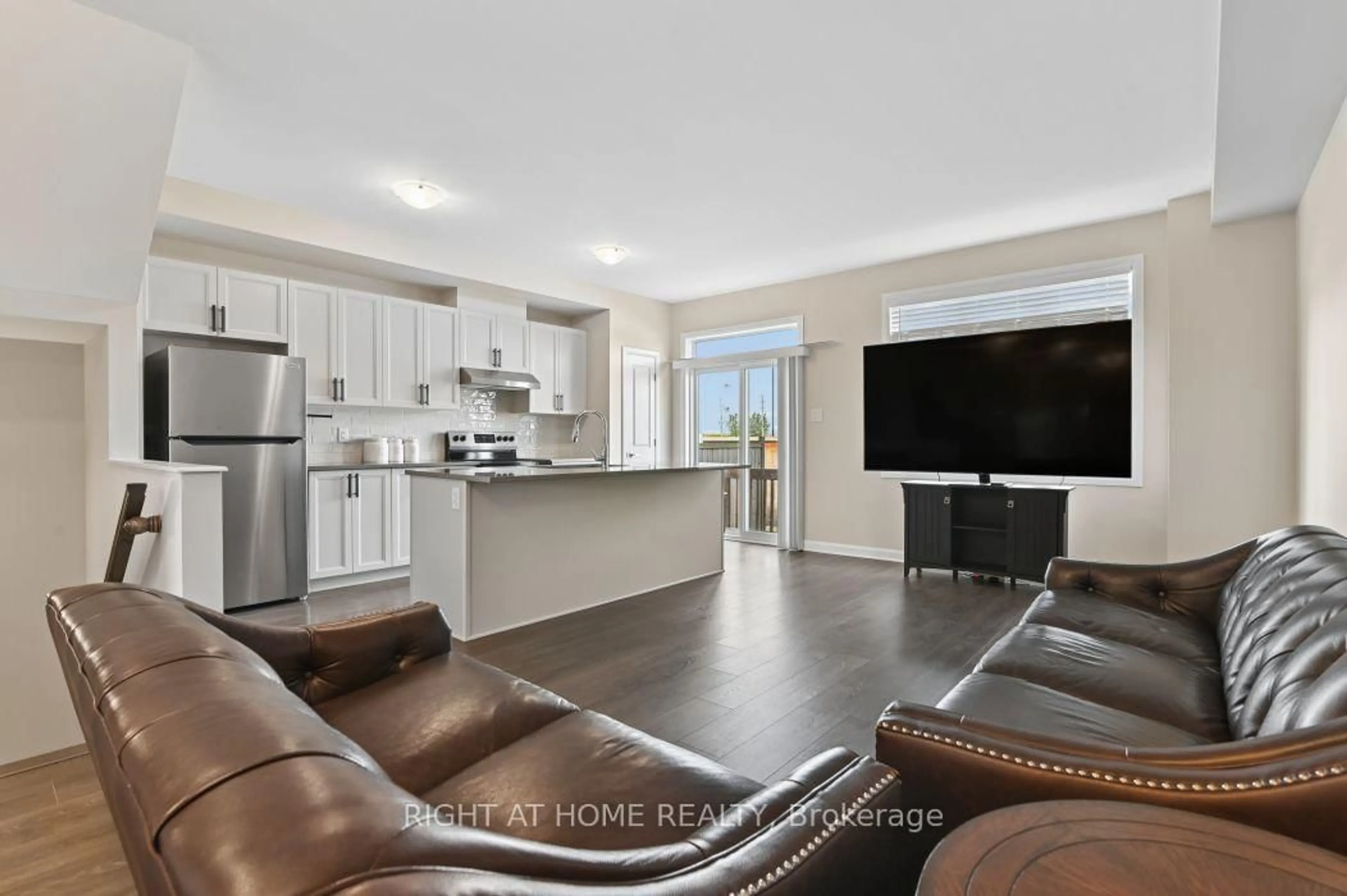 Open concept kitchen, unknown for 576 Prominence Way, Ottawa Ontario K4A 5K8