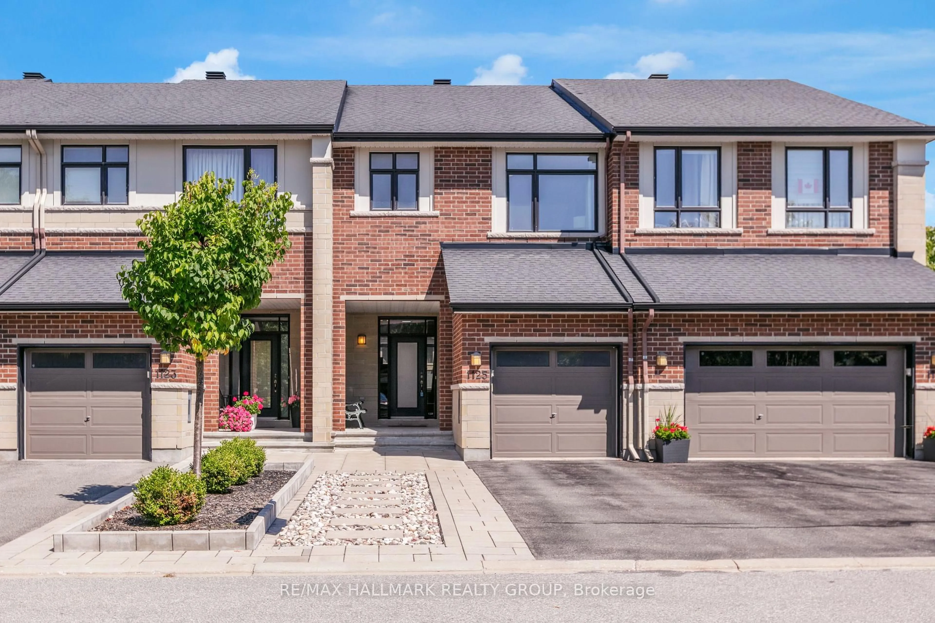 Home with brick exterior material, street for 1125 Tischart Cres, Ottawa Ontario K2T 0G4