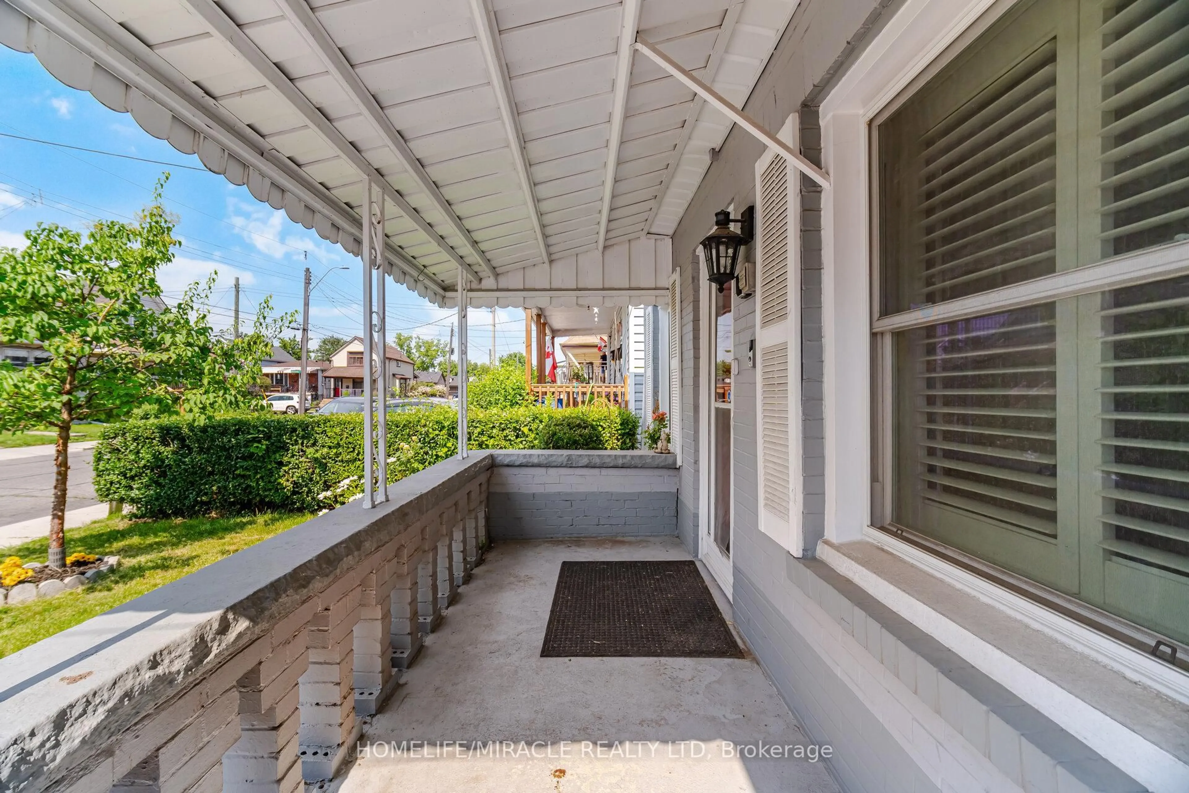Patio, street for 25 Hope Ave, Hamilton Ontario L8H 2E1
