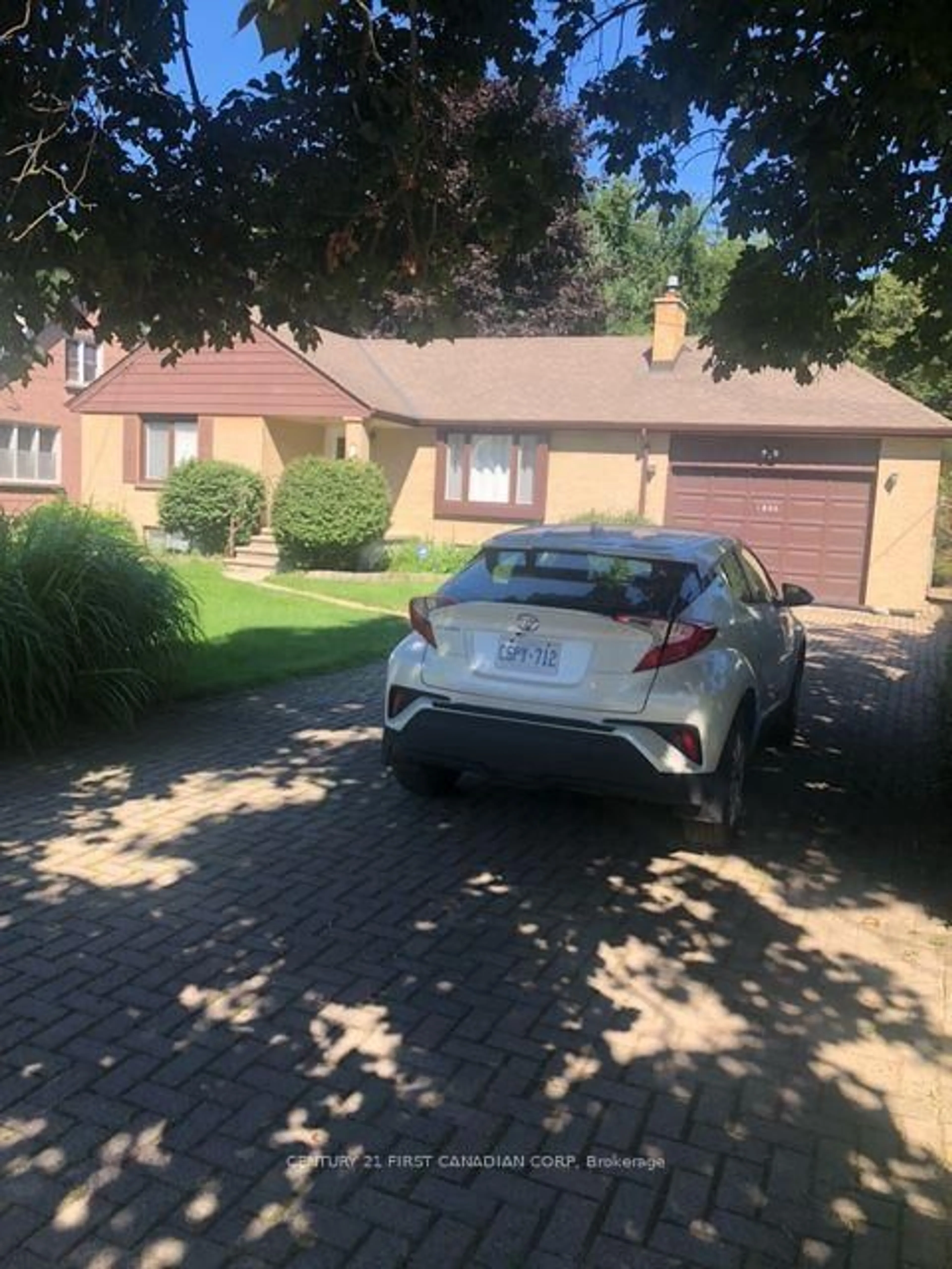A pic from outside/outdoor area/front of a property/back of a property/a pic from drone, street for 1806 Parkhurst Ave, London East Ontario N5V 2C3