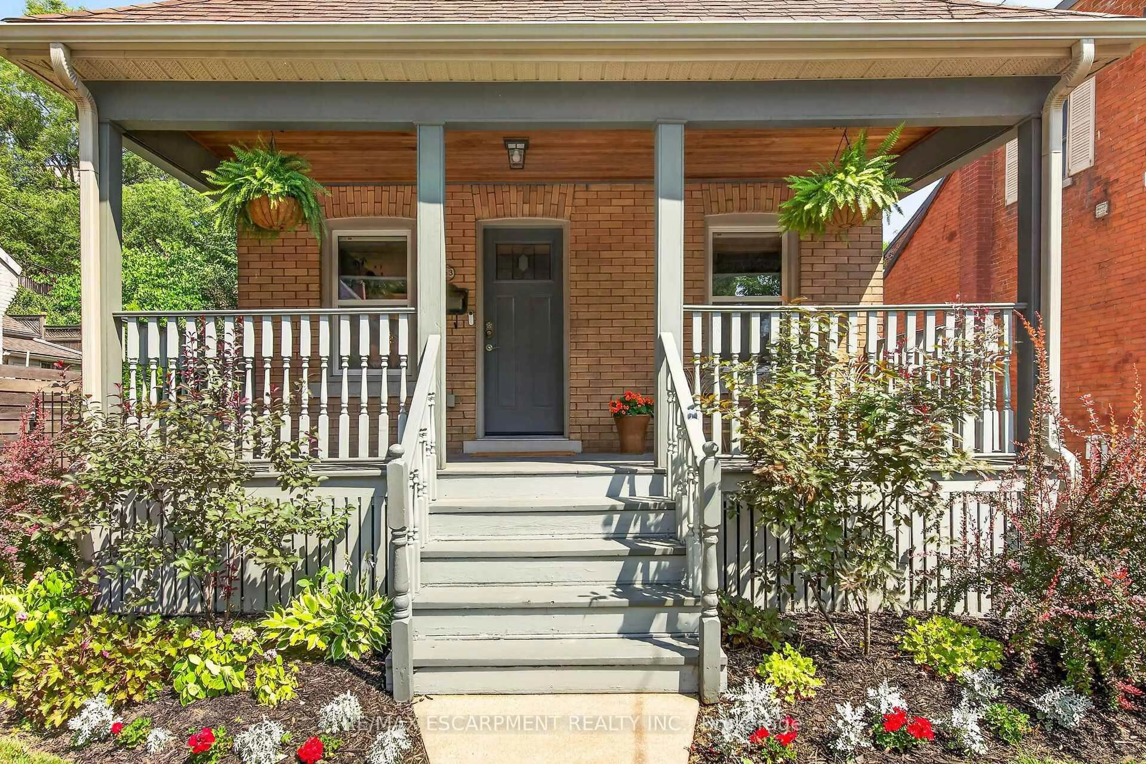 Unknown for 163 HESS St, Hamilton Ontario L8P 3N8