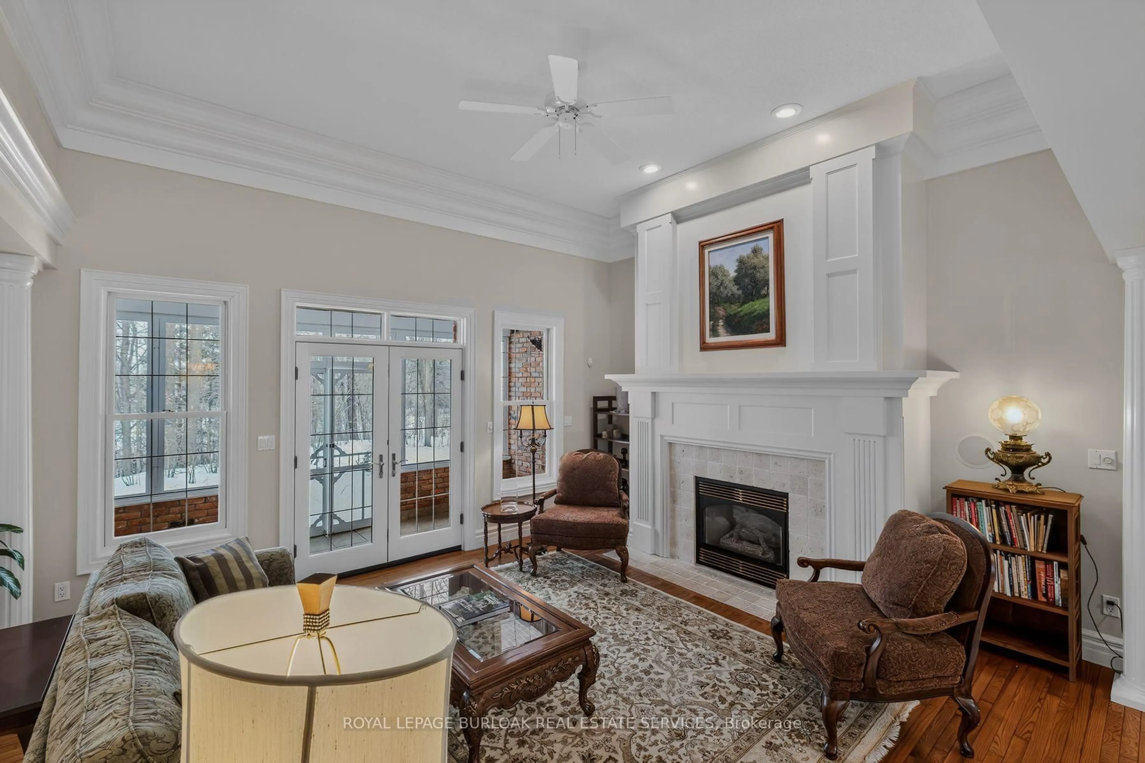 Living room with furniture, unknown for 6711 Wellington Road 34, Puslinch Ontario N0B 2J0