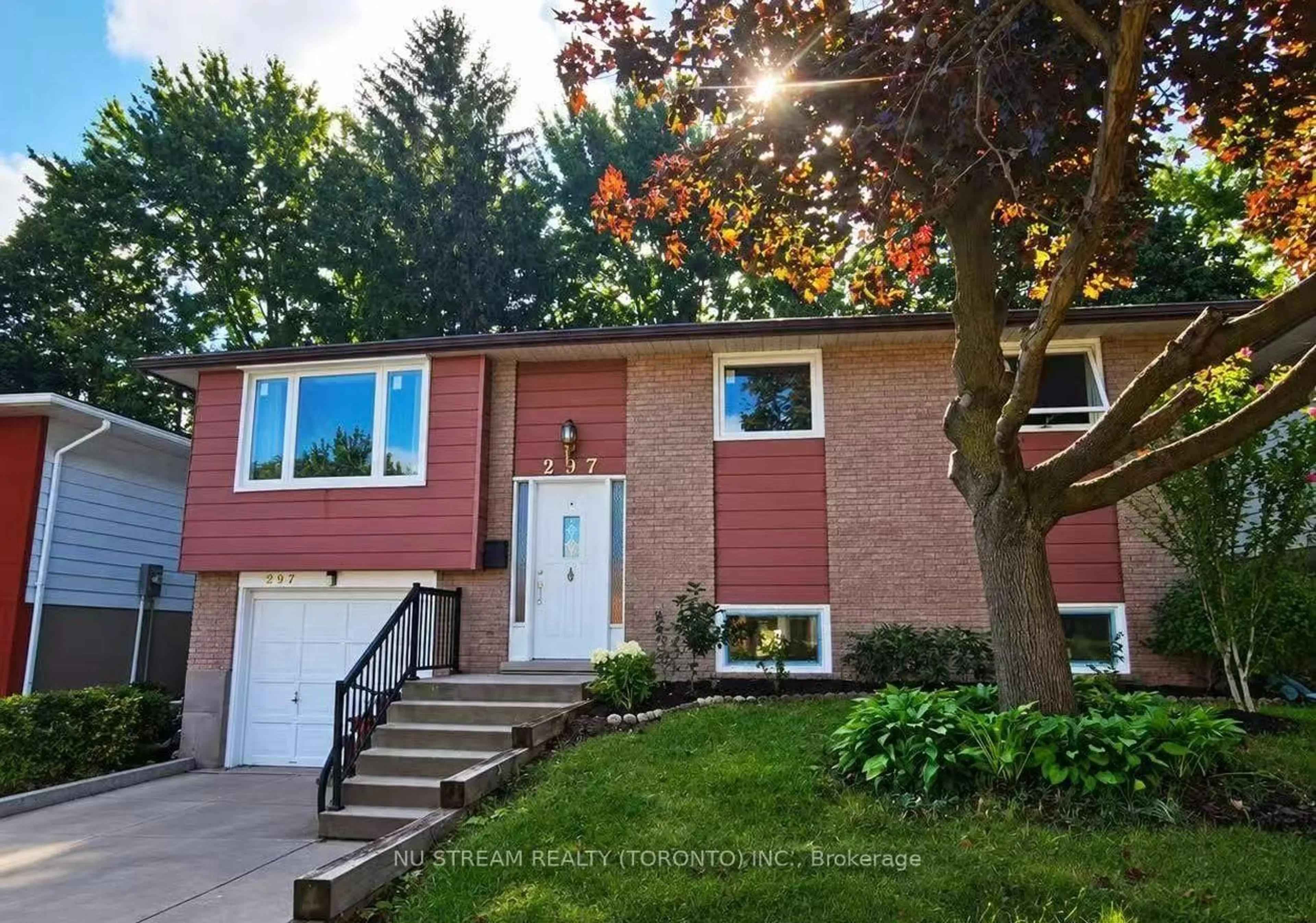Home with vinyl exterior material, street for 297 Toll Gate Blvd, Waterloo Ontario N2L 4M5