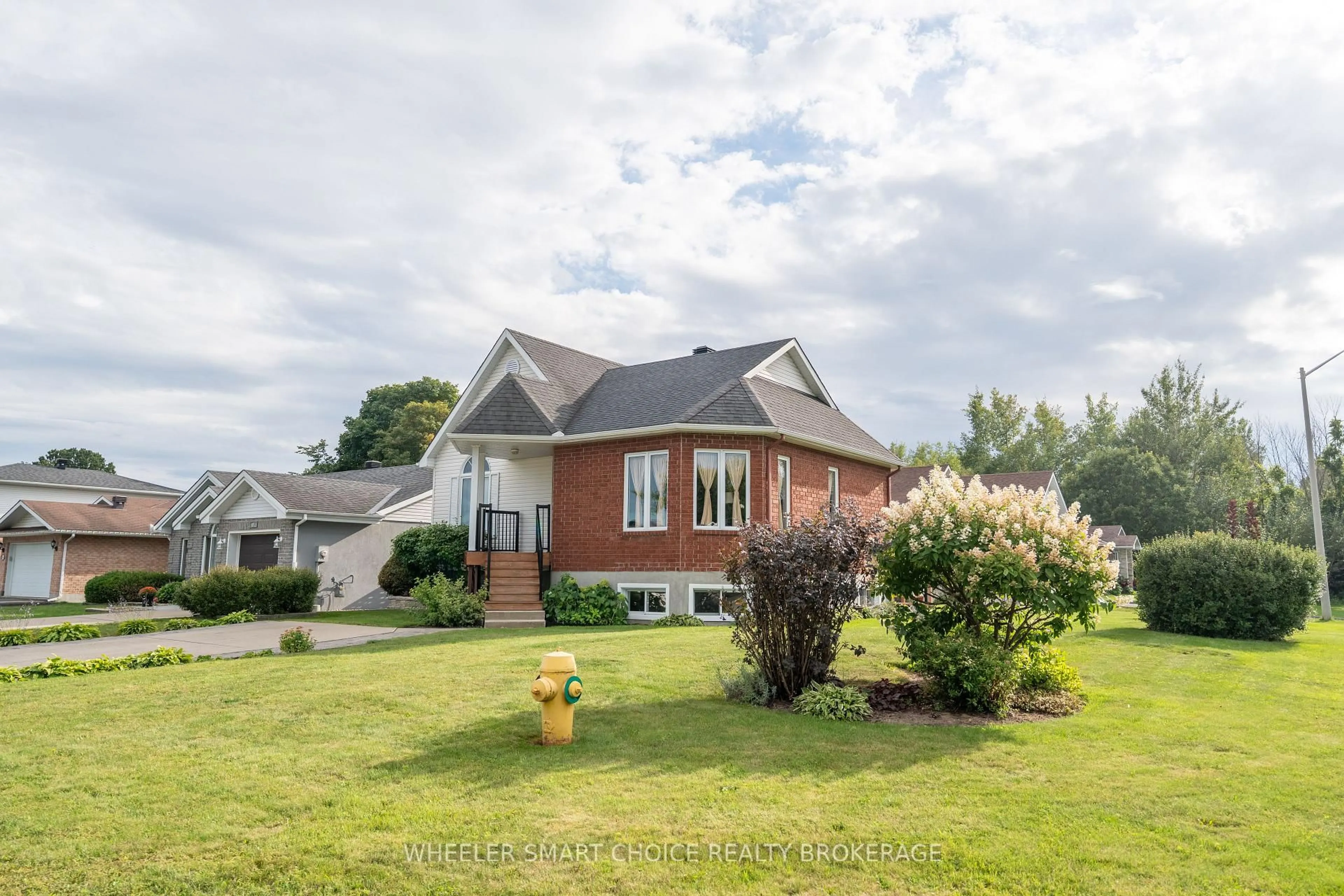 A pic from outside/outdoor area/front of a property/back of a property/a pic from drone, unknown for 49 Barnhart Dr, South Stormont Ontario K0C 1P0