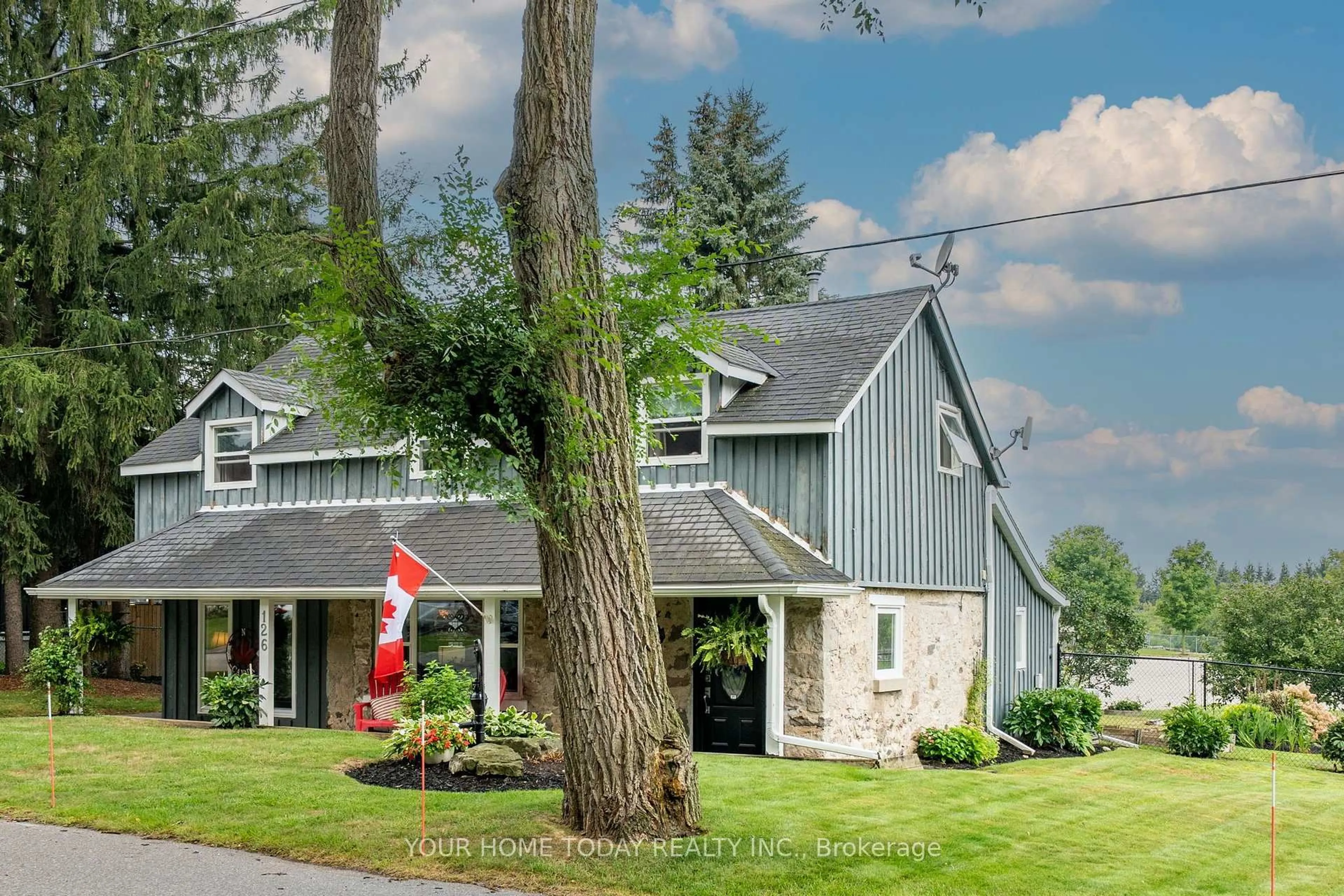 Home with vinyl exterior material, street for 126 Gzowski St, Guelph/Eramosa Ontario N0B 2K0