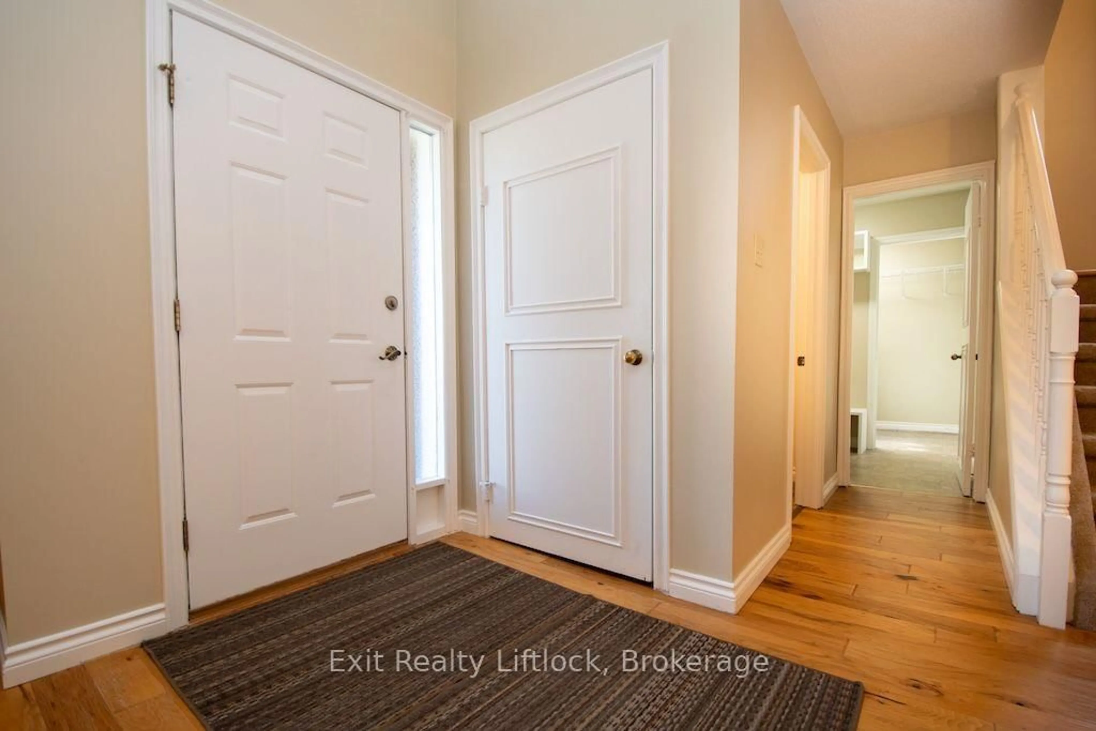 Indoor entryway for 3133 Frances Stewart Rd, Peterborough Ontario K9H 7L4