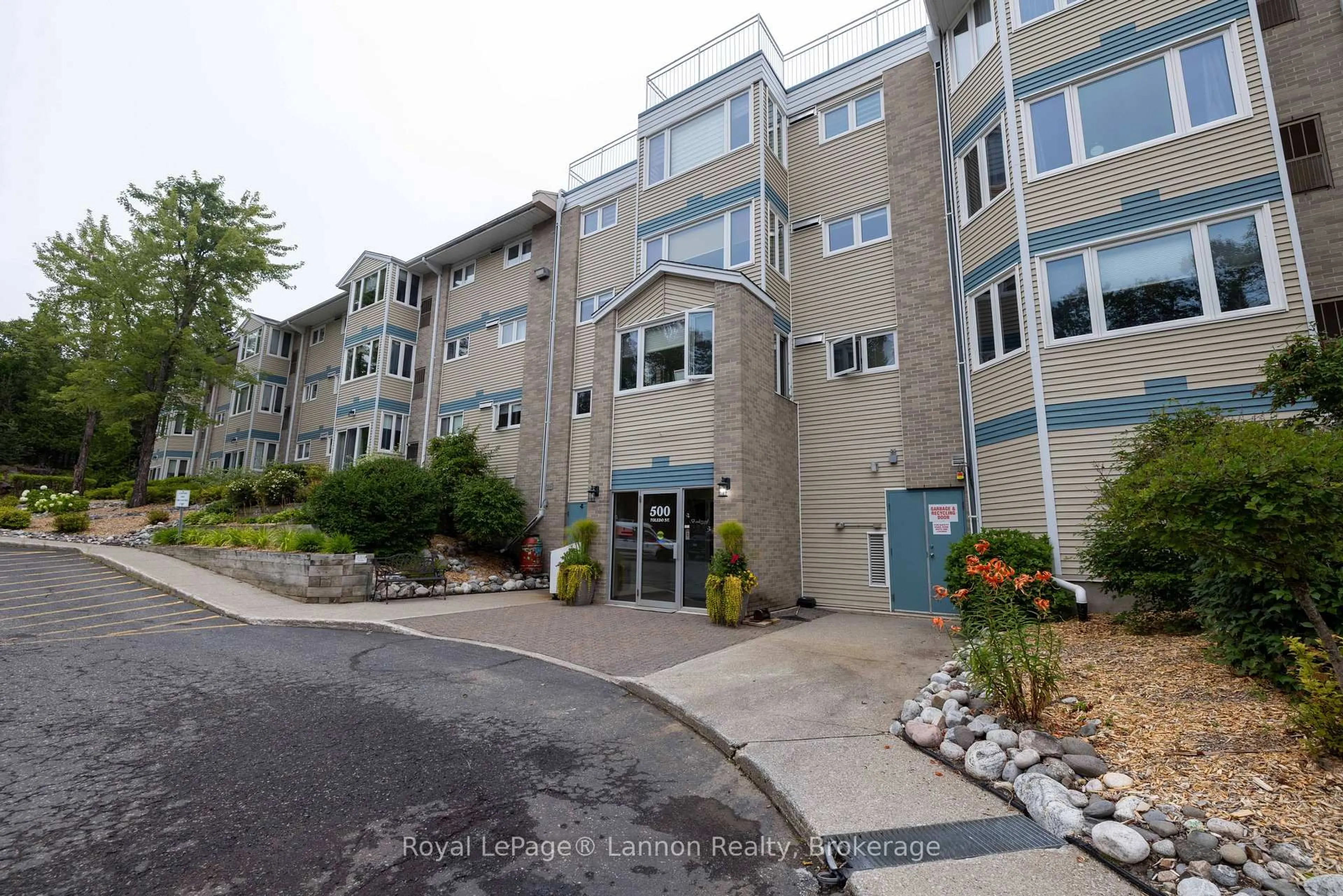 Unknown for 500 TOLEDO St #303, Thunder Bay Ontario P7A 8A6