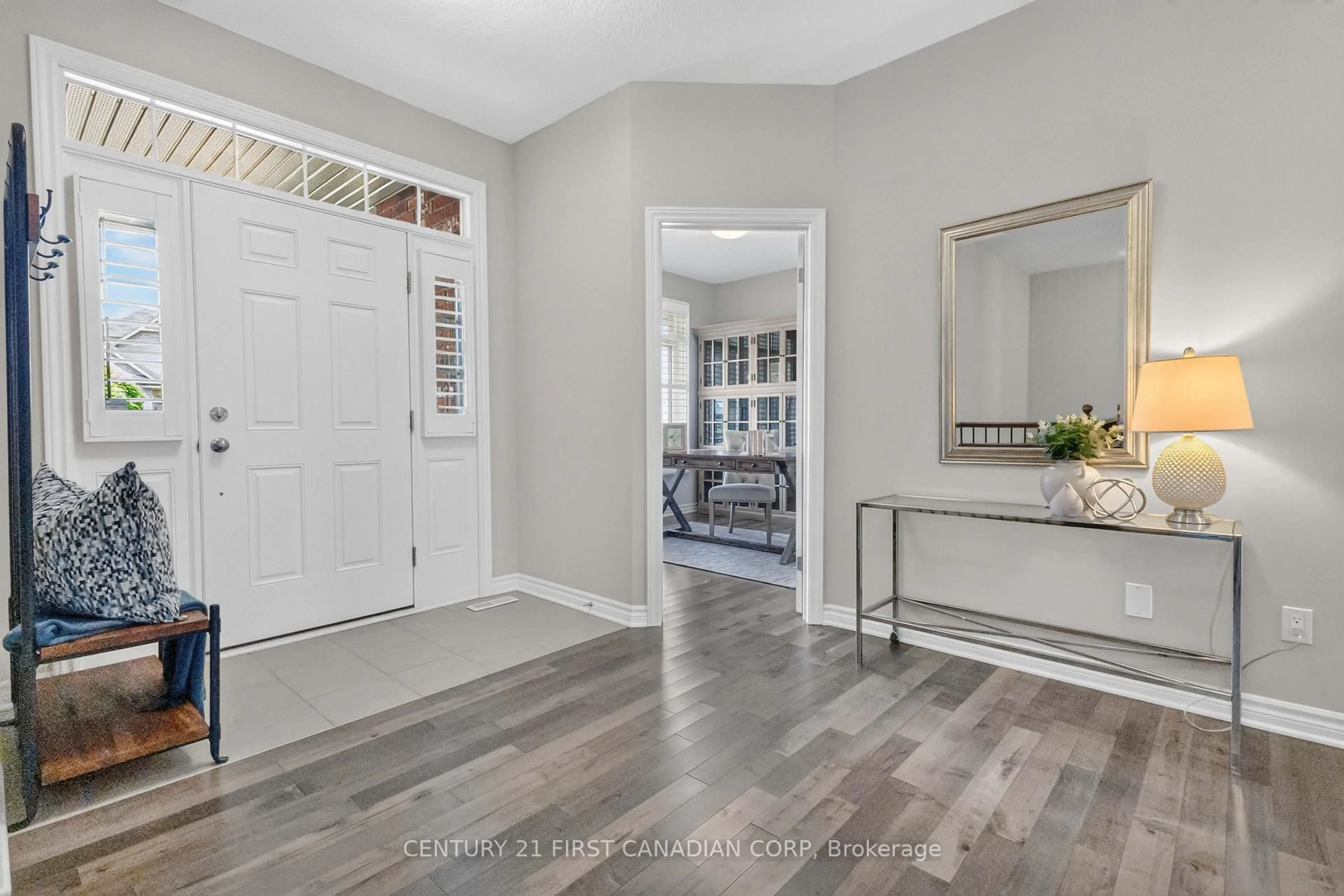 Indoor entryway for 3183 Pincombe Dr, London South Ontario N6L 0B4