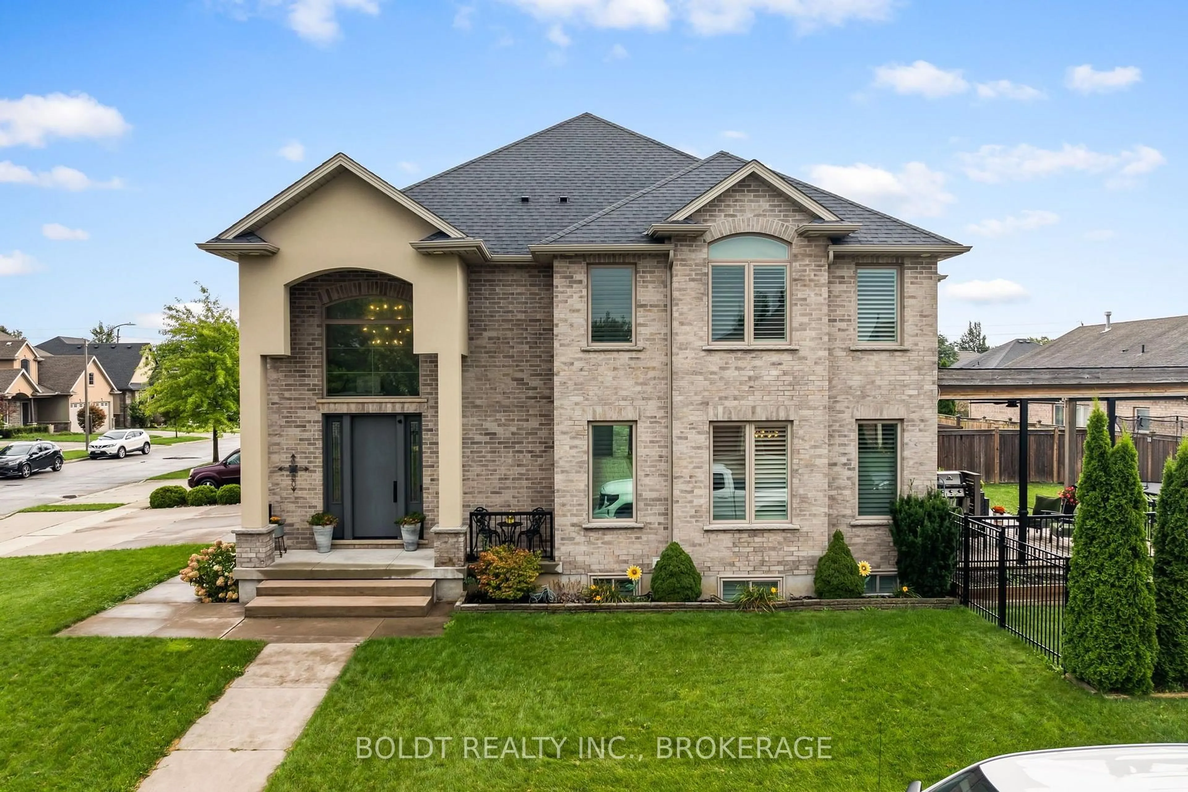 Home with brick exterior material, street for 90 Videl Cres, St. Catharines Ontario L2W 0A2