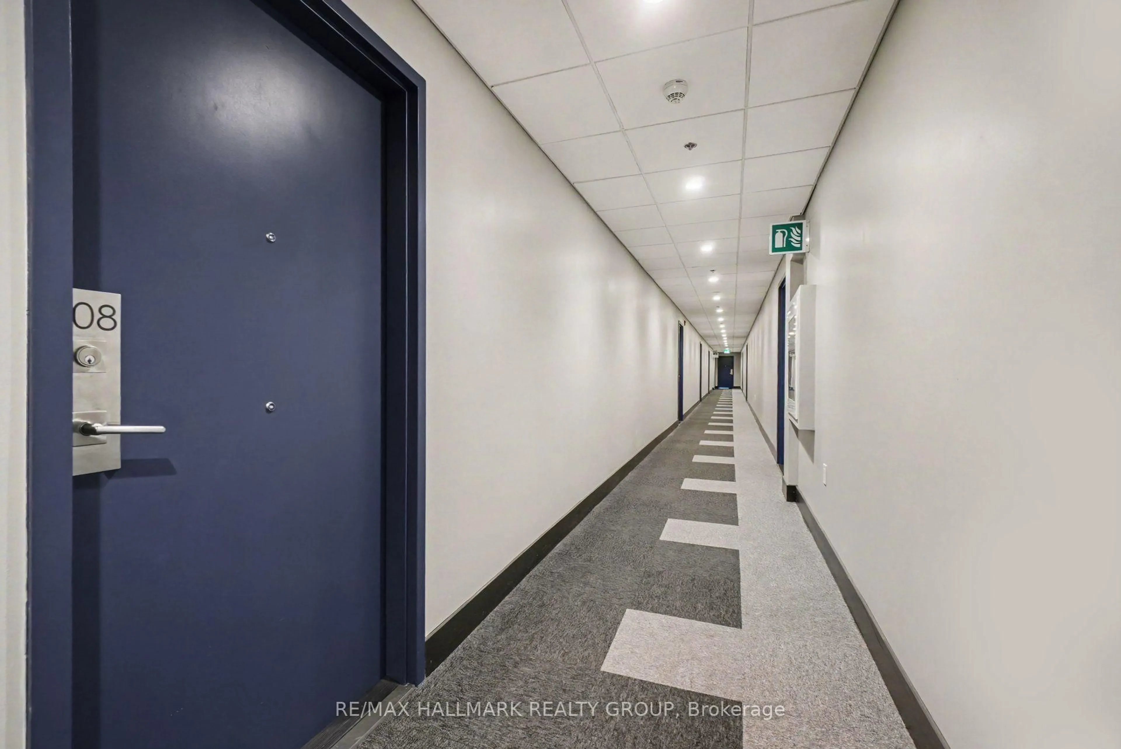 Indoor foyer for 397 Codds Rd #508, Ottawa Ontario K1K 5C7