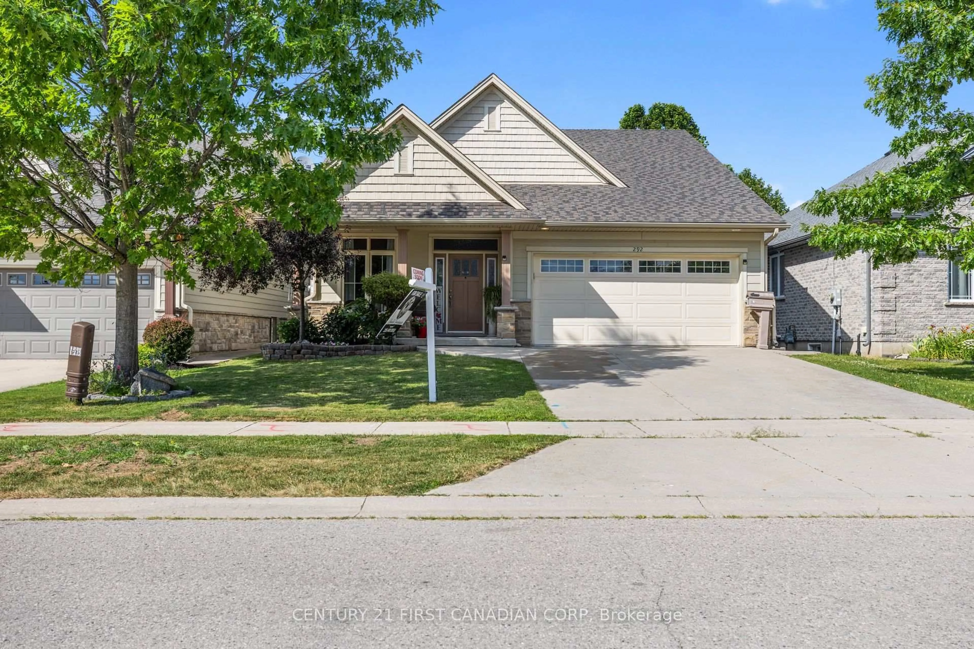 Home with brick exterior material, street for 292 Walnut St, Lucan Biddulph Ontario N0M 2J0