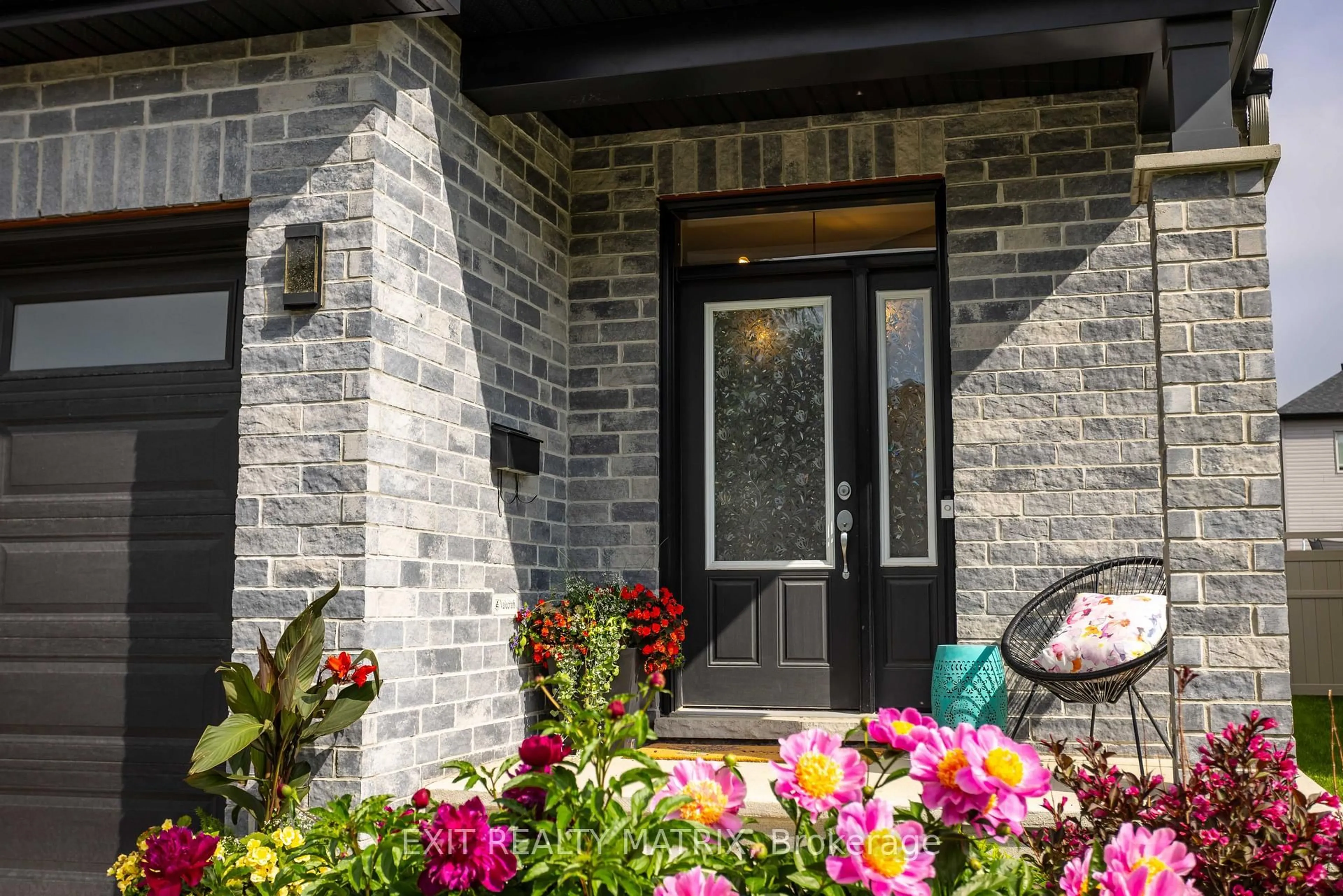 Unknown for 857 Cologne St, Russell Ontario K0A 1W0