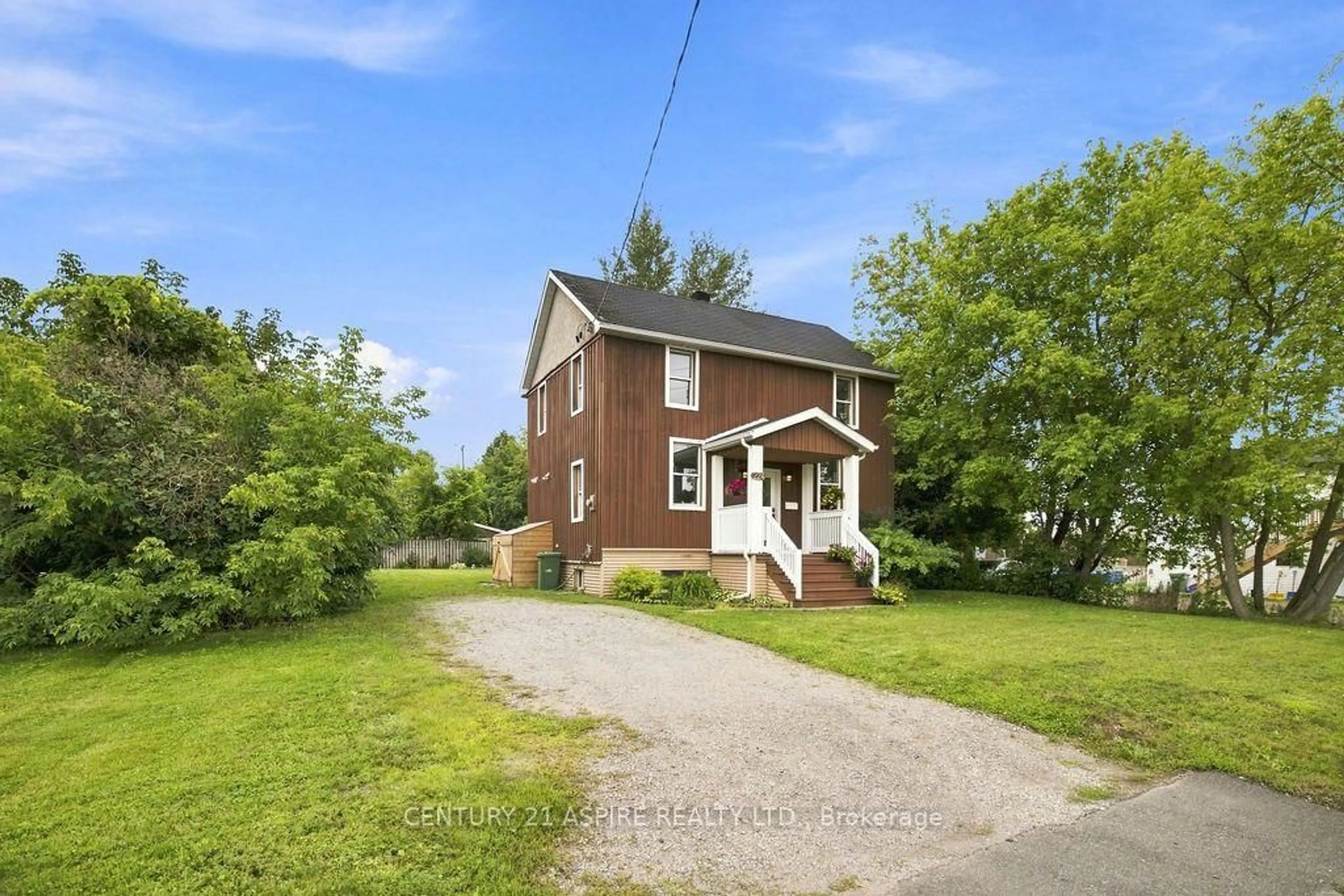 A pic from outside/outdoor area/front of a property/back of a property/a pic from drone, street for 224 Nelson St, Pembroke Ontario K8A 3N2