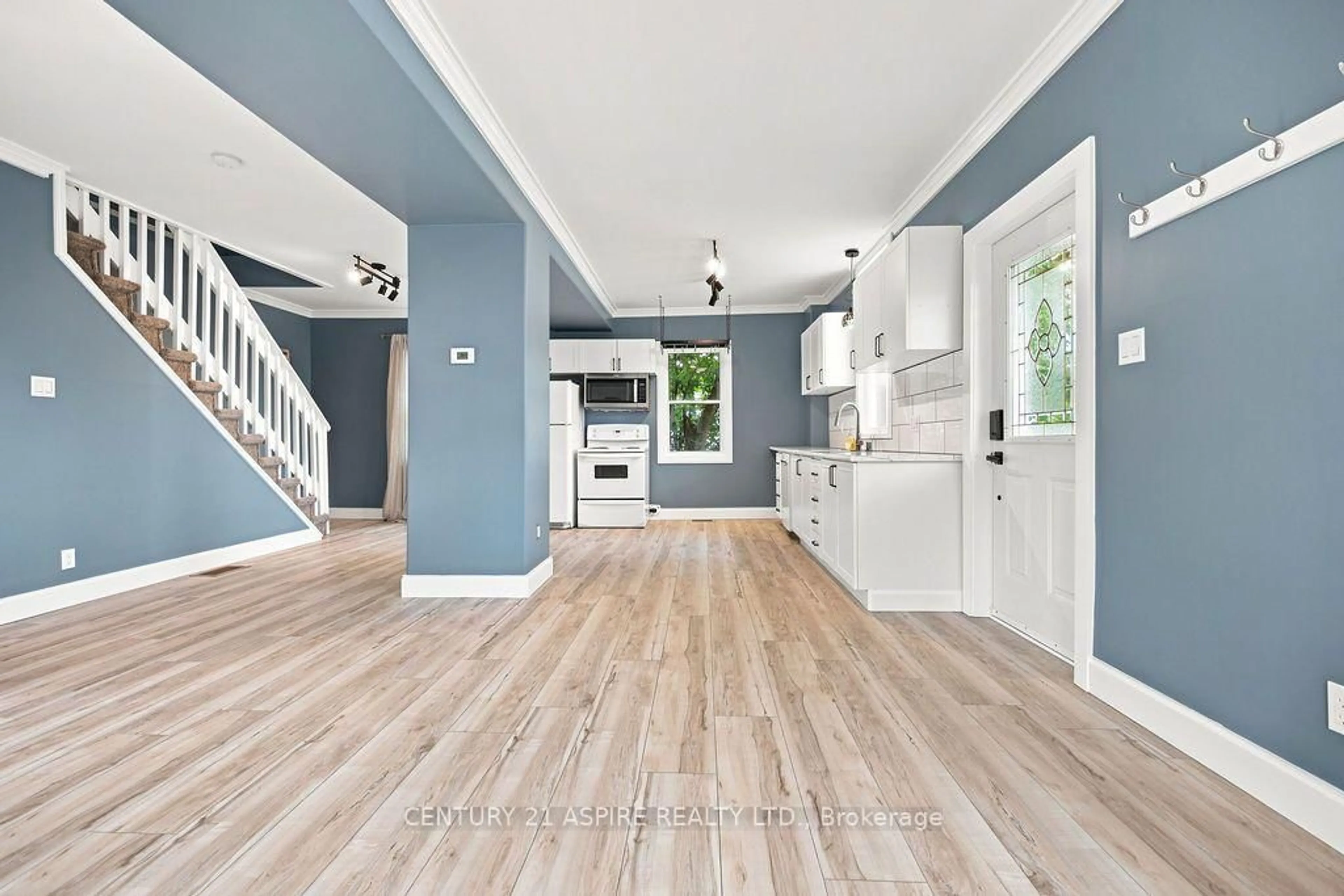 Open concept kitchen, unknown for 224 Nelson St, Pembroke Ontario K8A 3N2