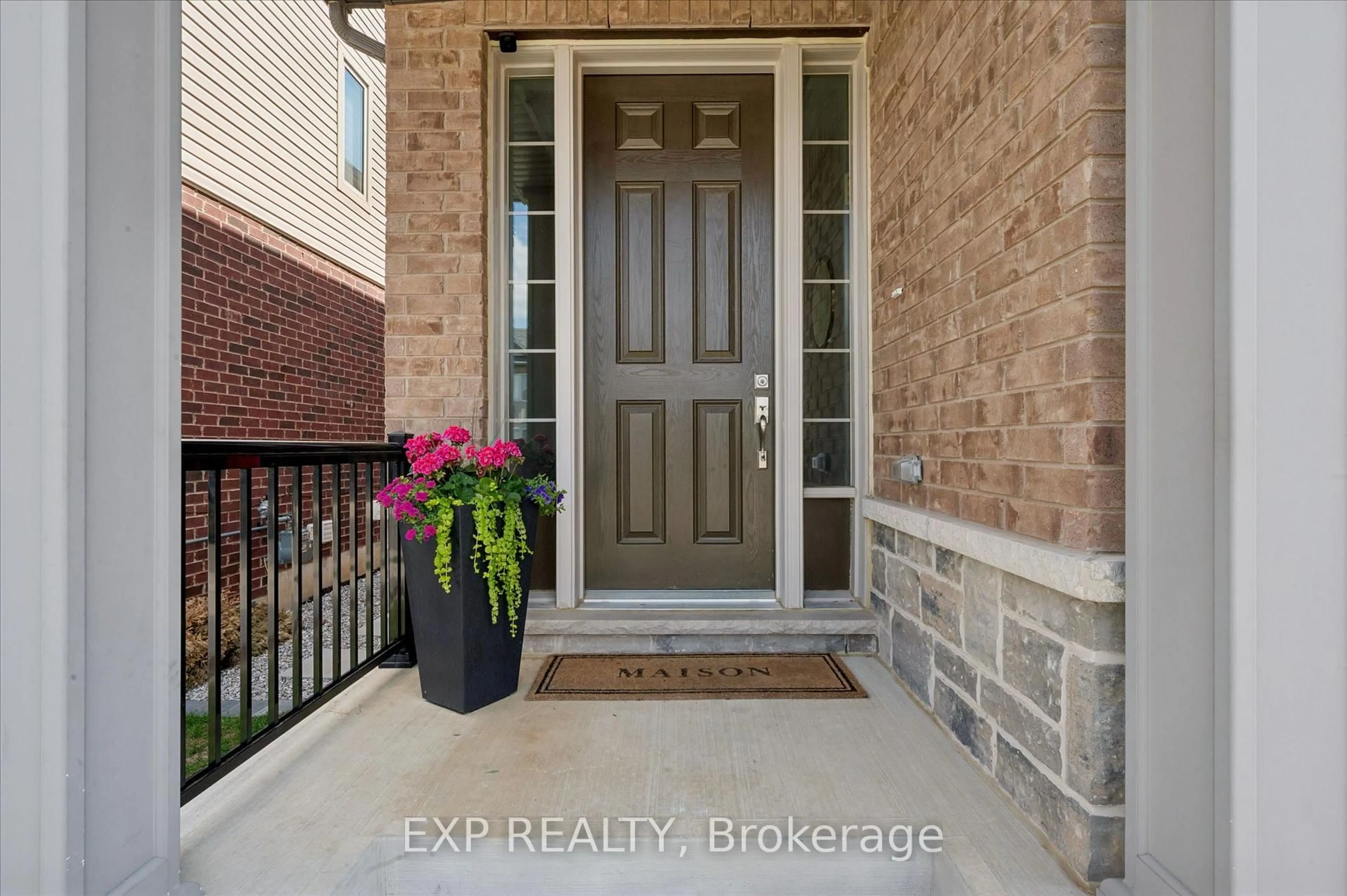 Indoor entryway for 31 William Dunlop St, Kitchener Ontario N2R 0N7