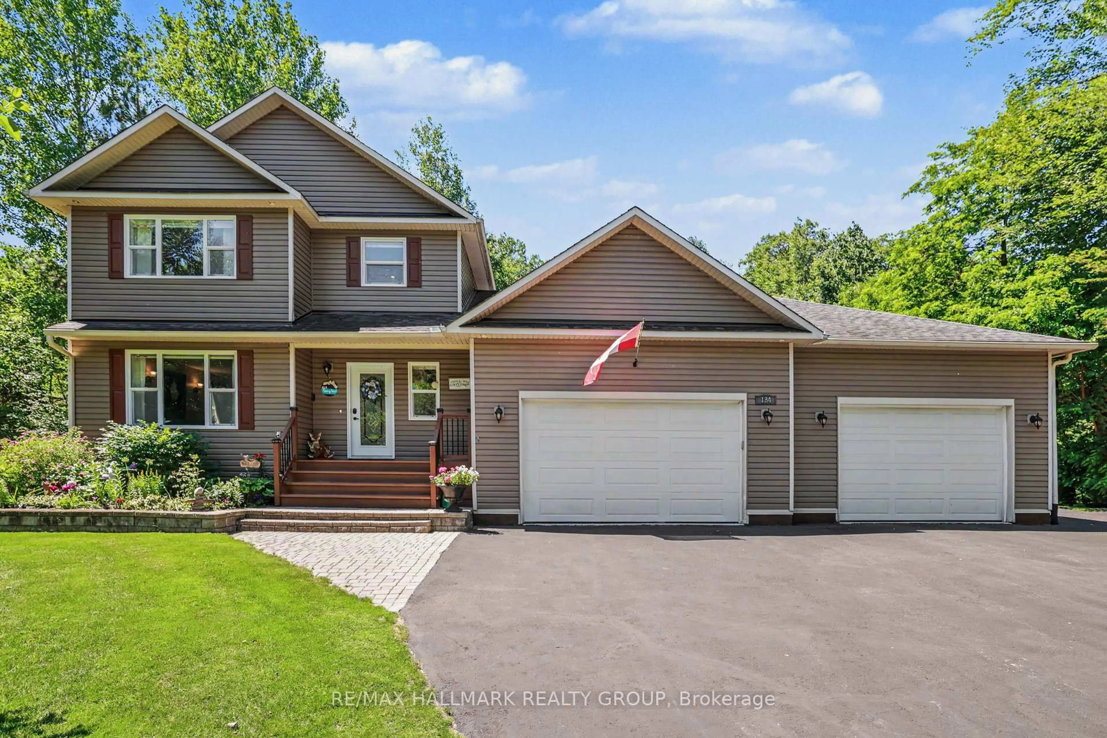 Home with vinyl exterior material, street for 184 Charmont Way, Ottawa Ontario K0A 3M0