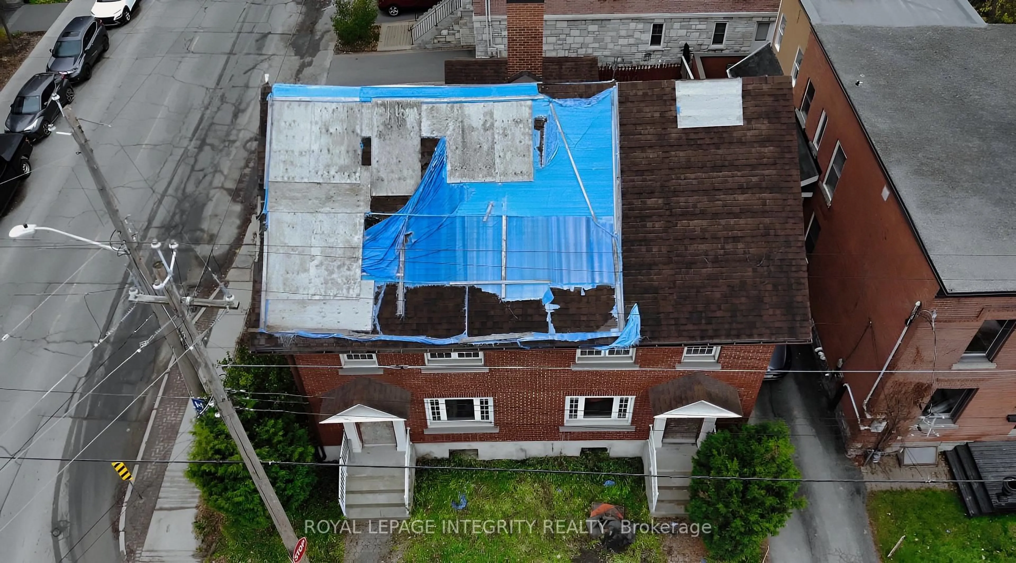 A pic from outside/outdoor area/front of a property/back of a property/a pic from drone, building for 24-26 Concord St, Ottawa Ontario K1S 0Y2