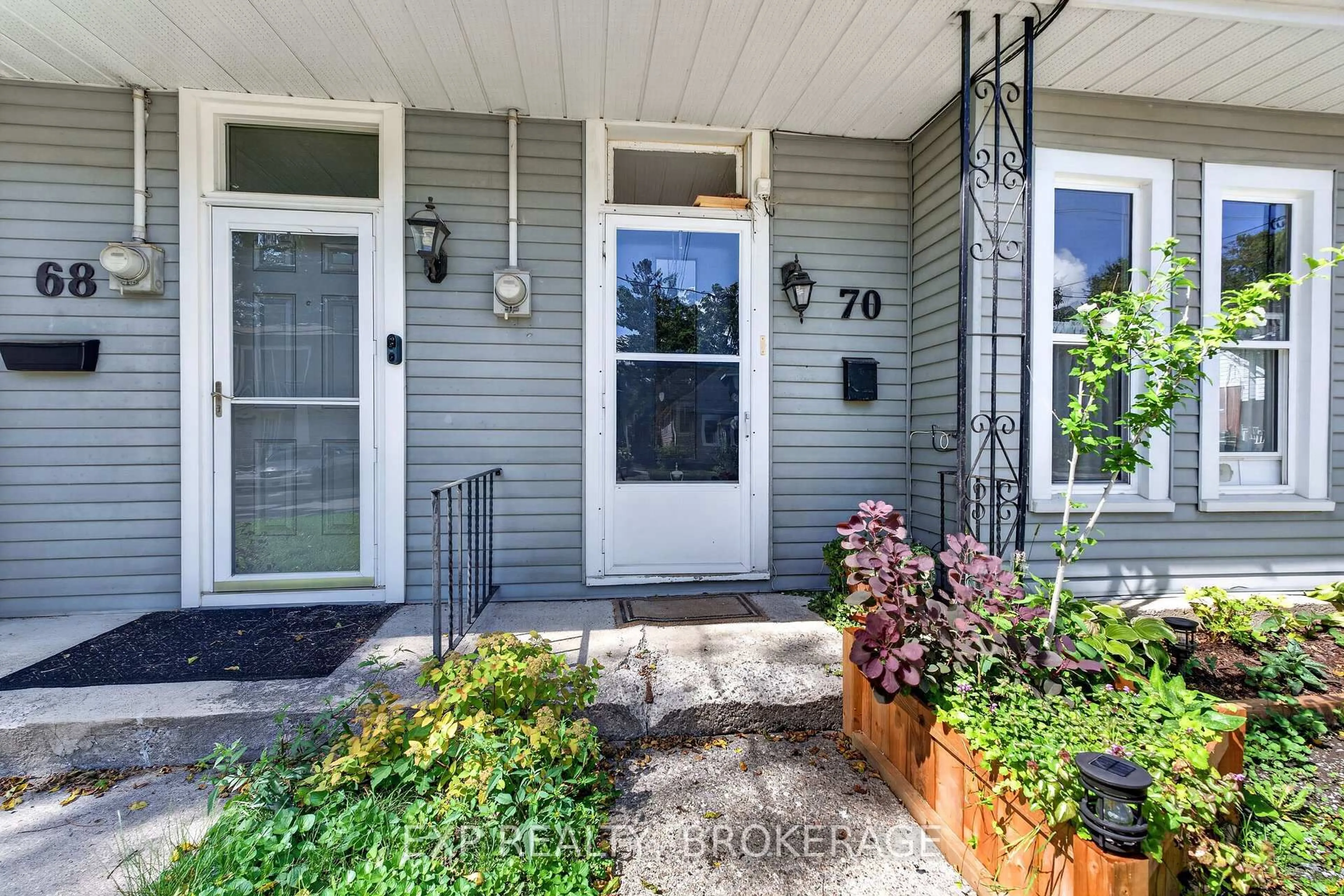 Indoor entryway for 70 LIVINGSTON Ave, Kingston Ontario K7L 4L4