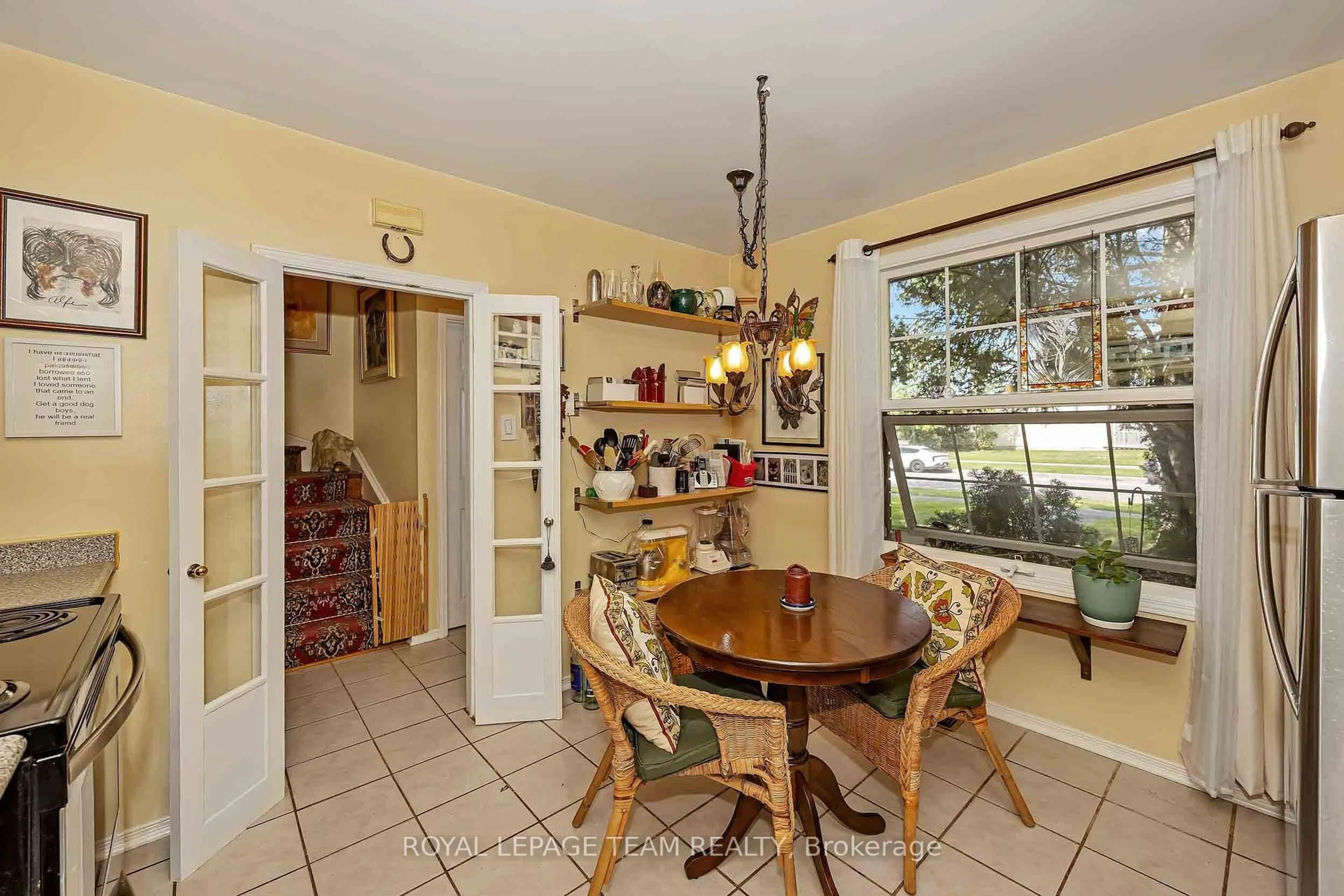 Dining room, ceramic/tile floor for 28 Monterey Dr, Ottawa Ontario K2H 7A6
