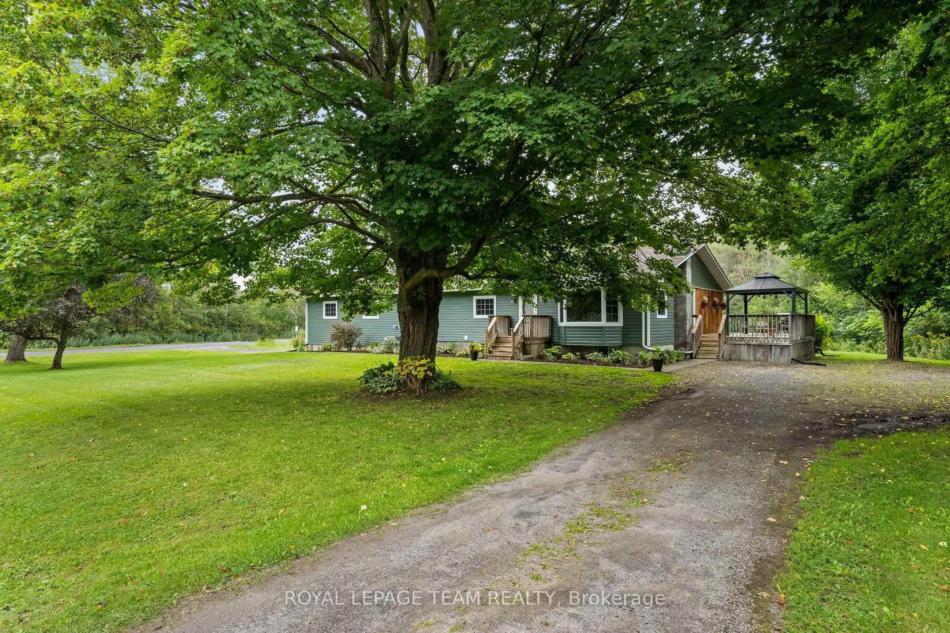 A pic from outside/outdoor area/front of a property/back of a property/a pic from drone, street for 9115 County 44 Rd, Edwardsburgh/Cardinal Ontario K0E 1X0