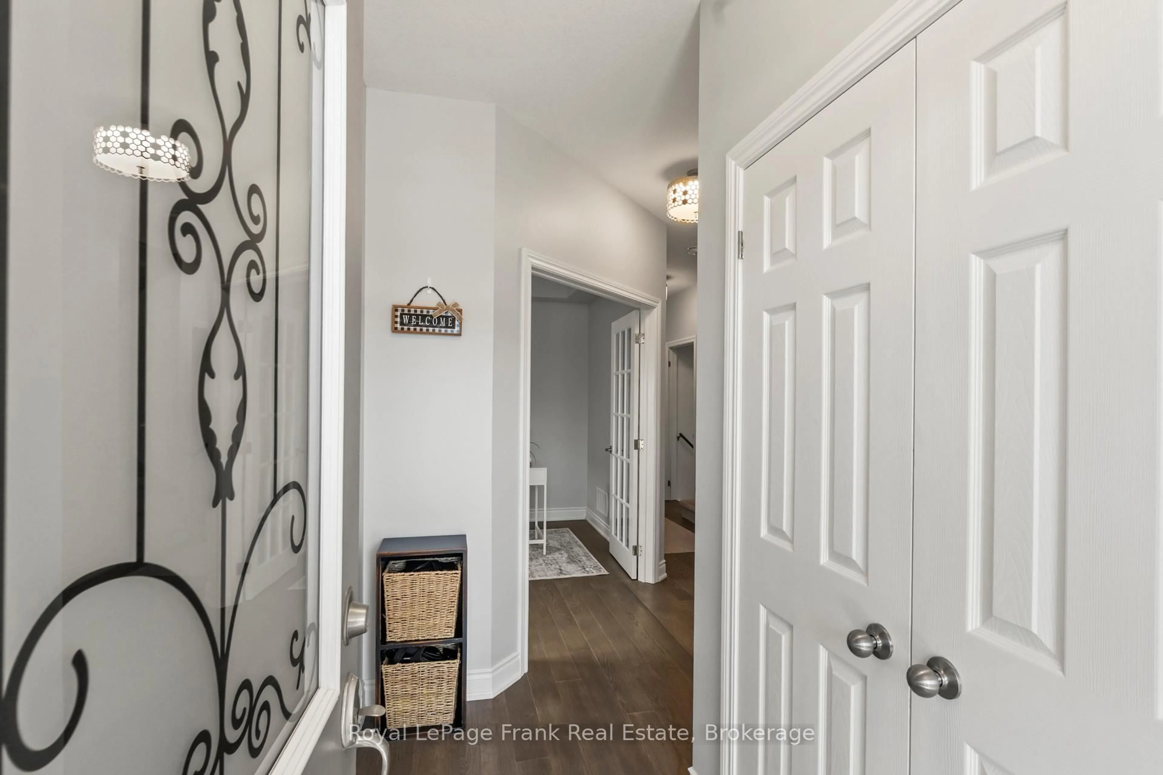 Indoor entryway for 12 Coldbrook Dr, Cavan Monaghan Ontario L0A 1G0