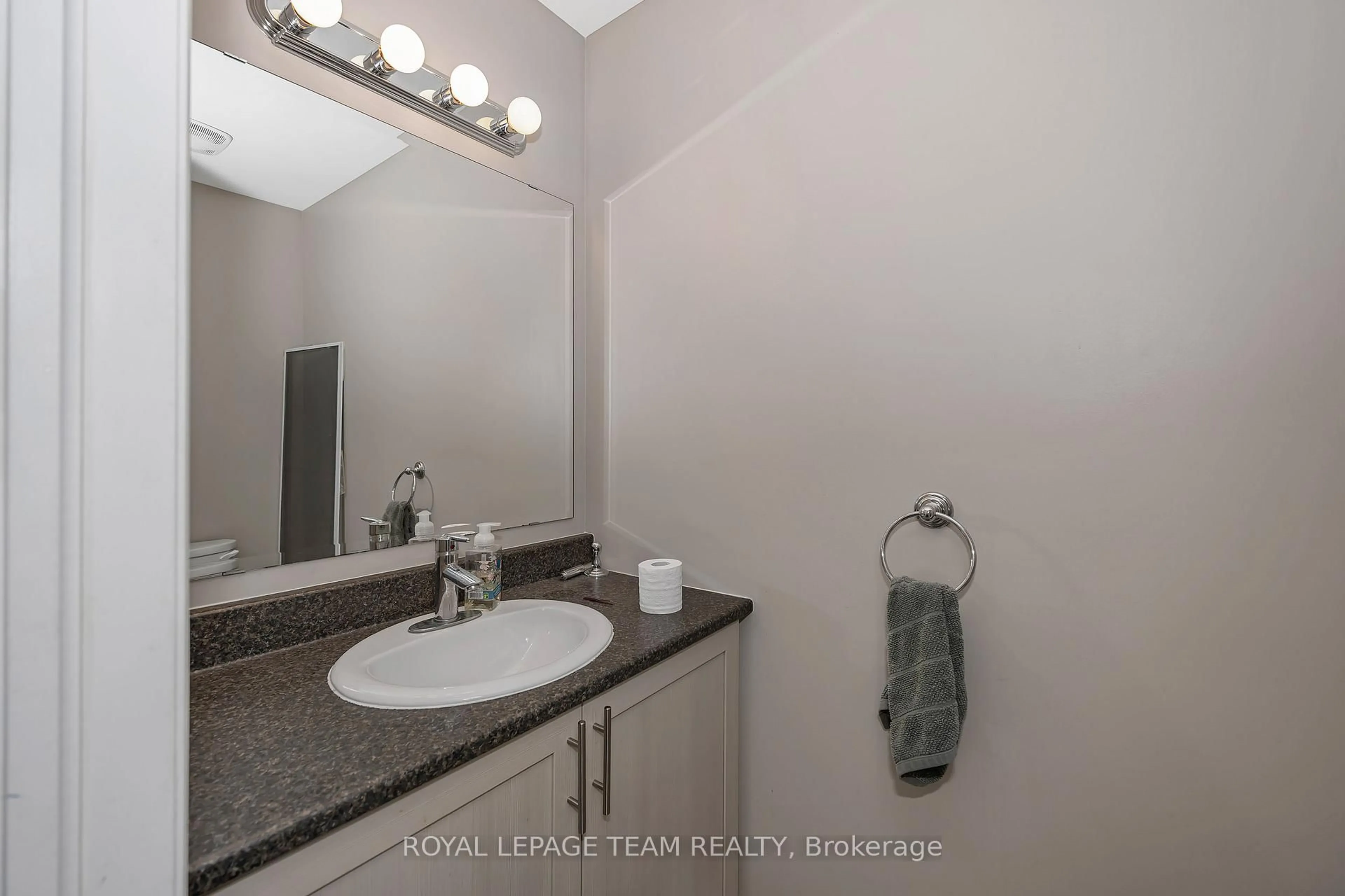 Standard bathroom, ceramic/tile floor for 415 Arncliffe Ave, Ottawa Ontario K2W 0B6